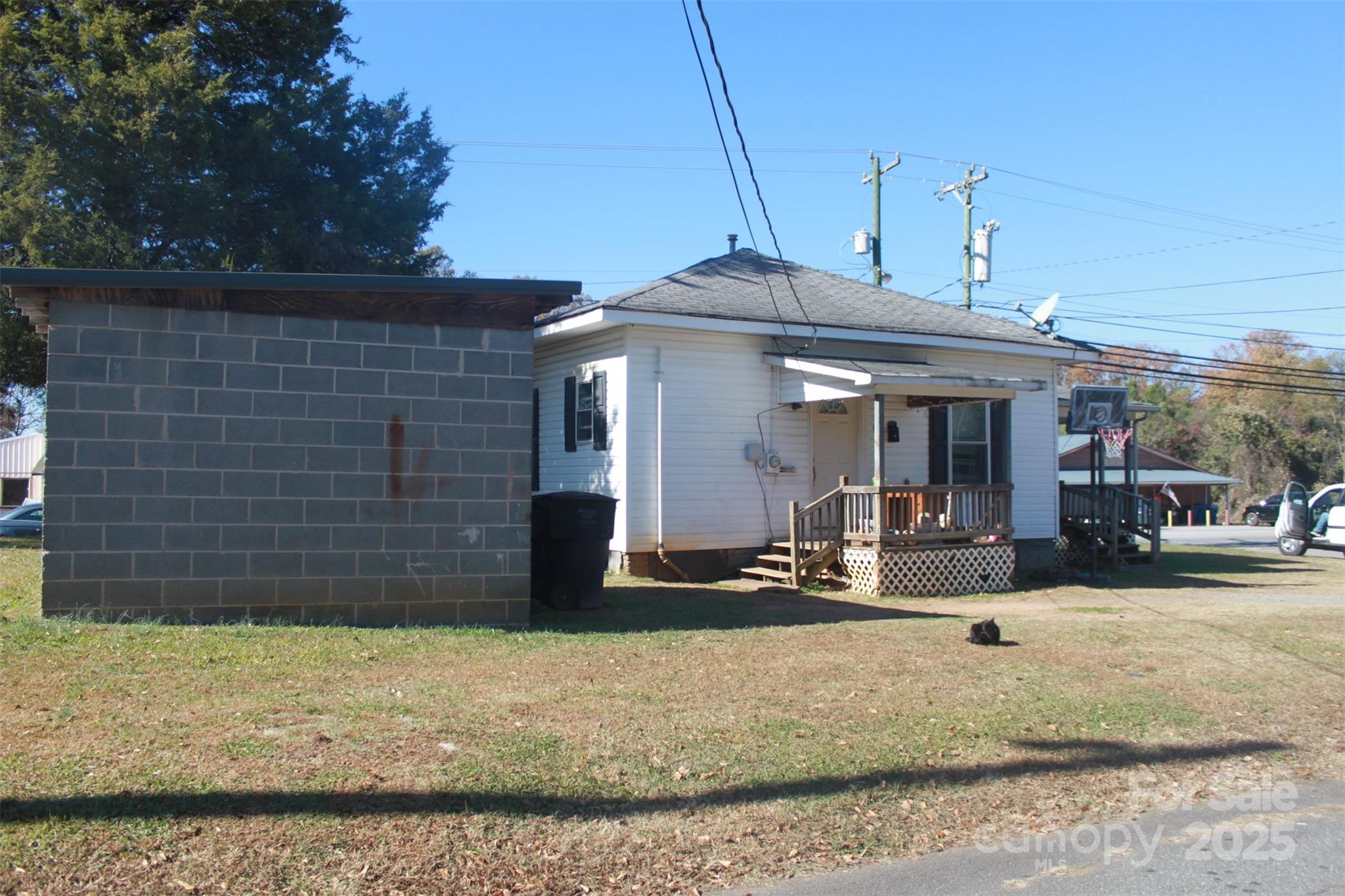 112 Eastside Drive Property Photo 5