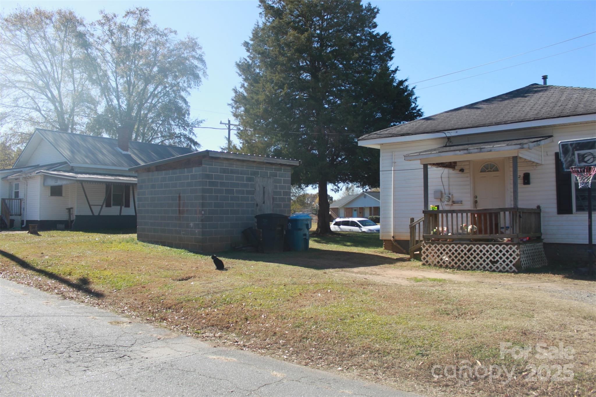112 Eastside Drive Property Photo 23
