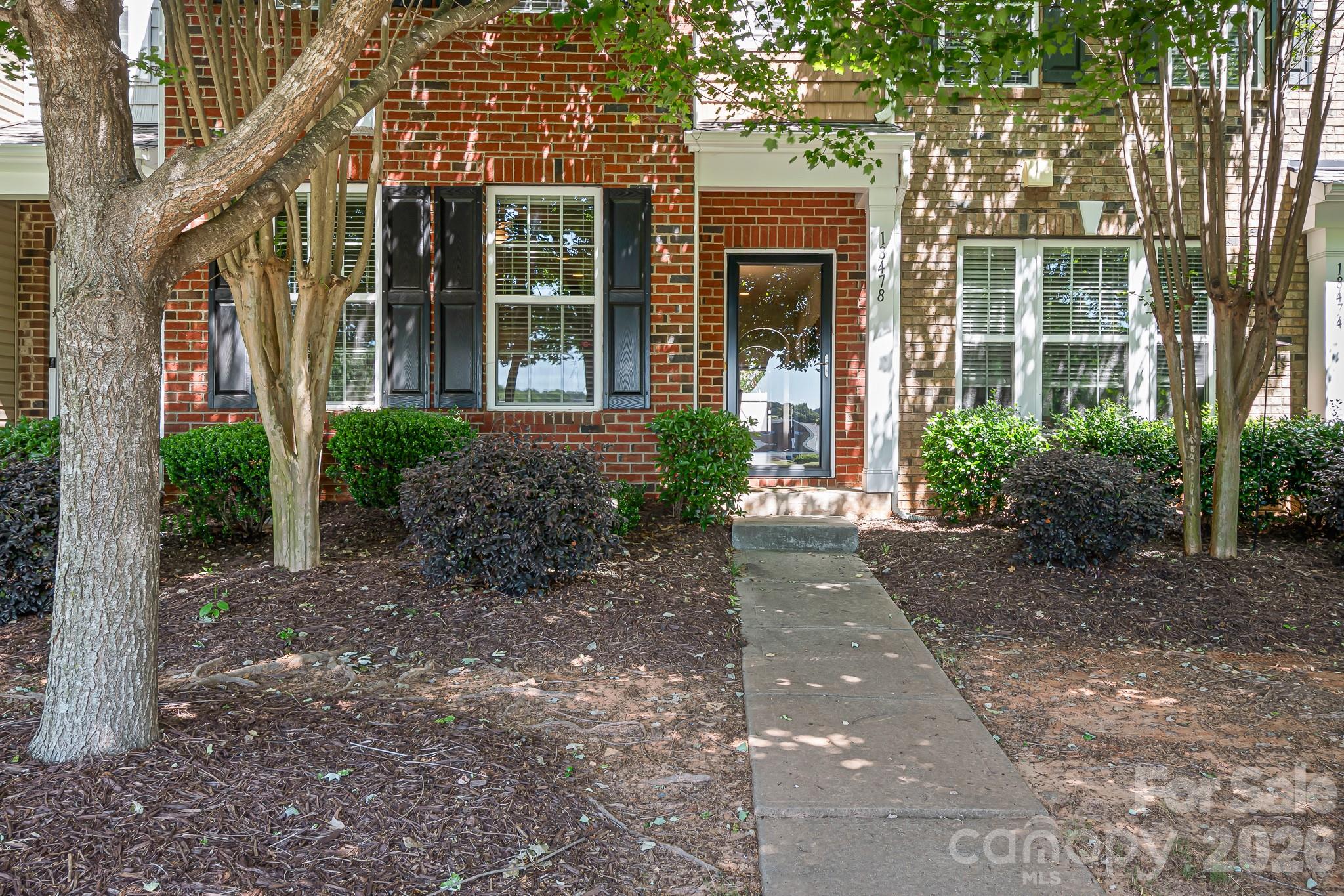 18478 W Catawba Avenue Property Photo 1
