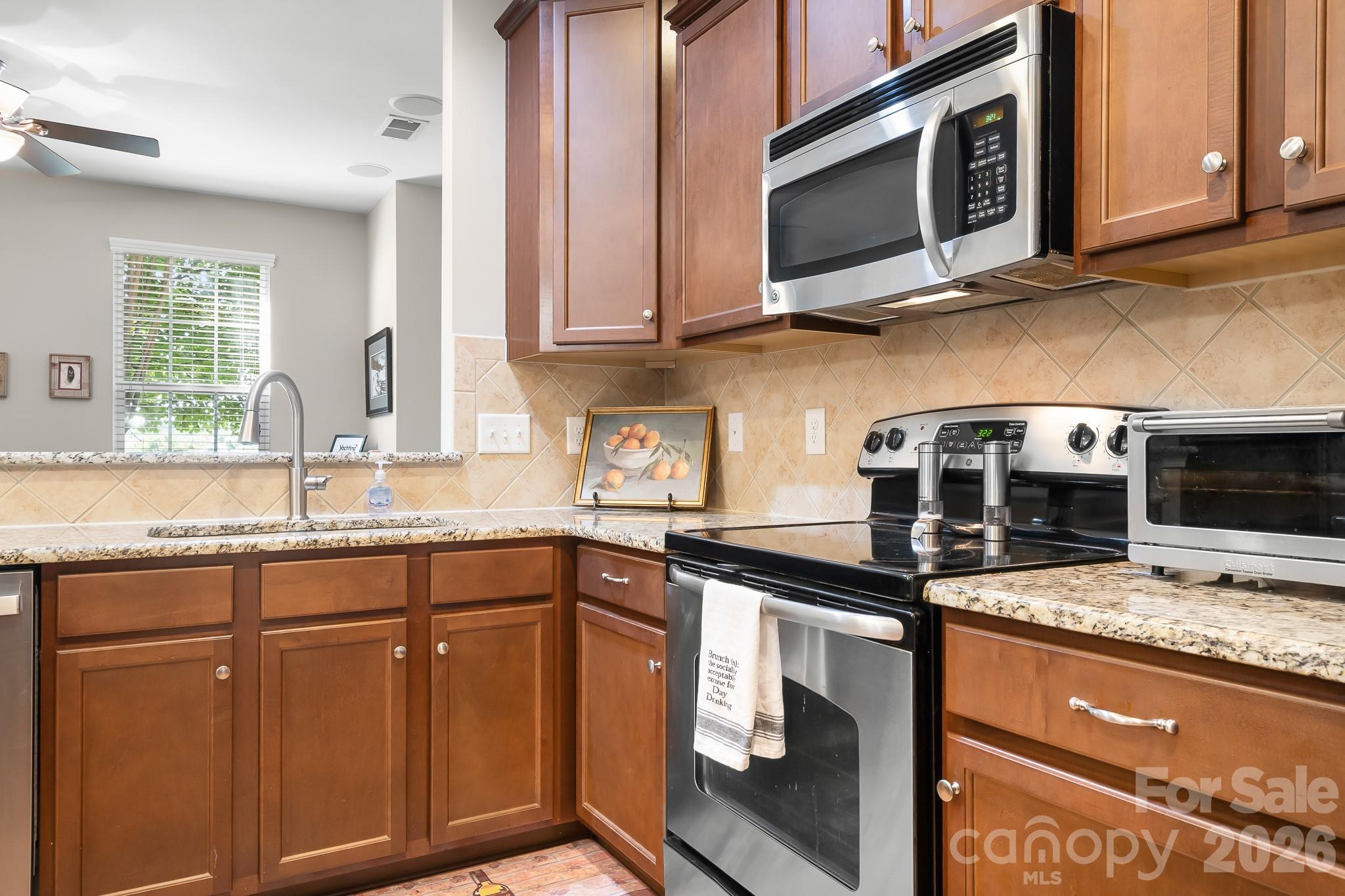 18478 W Catawba Avenue Property Photo 11