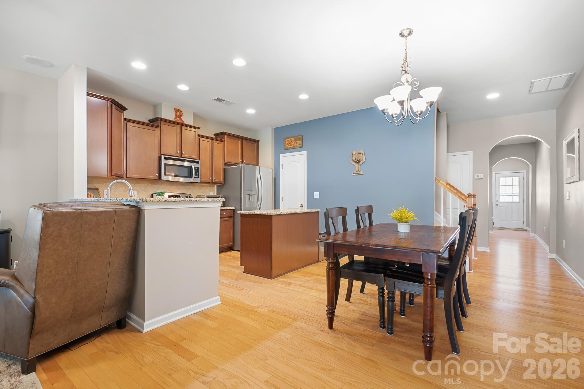 18478 W Catawba Avenue Property Photo 14