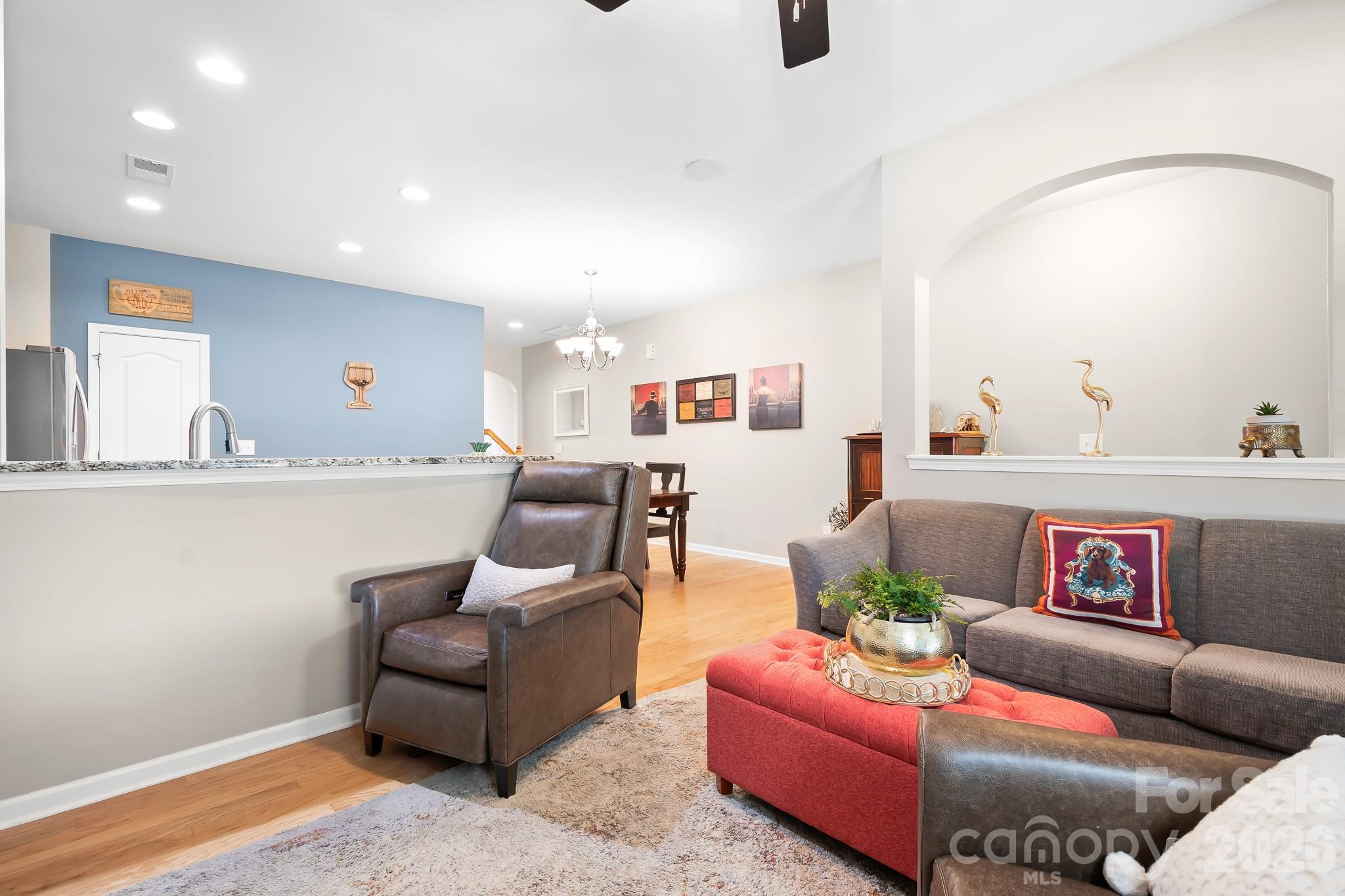 18478 W Catawba Avenue Property Photo 16