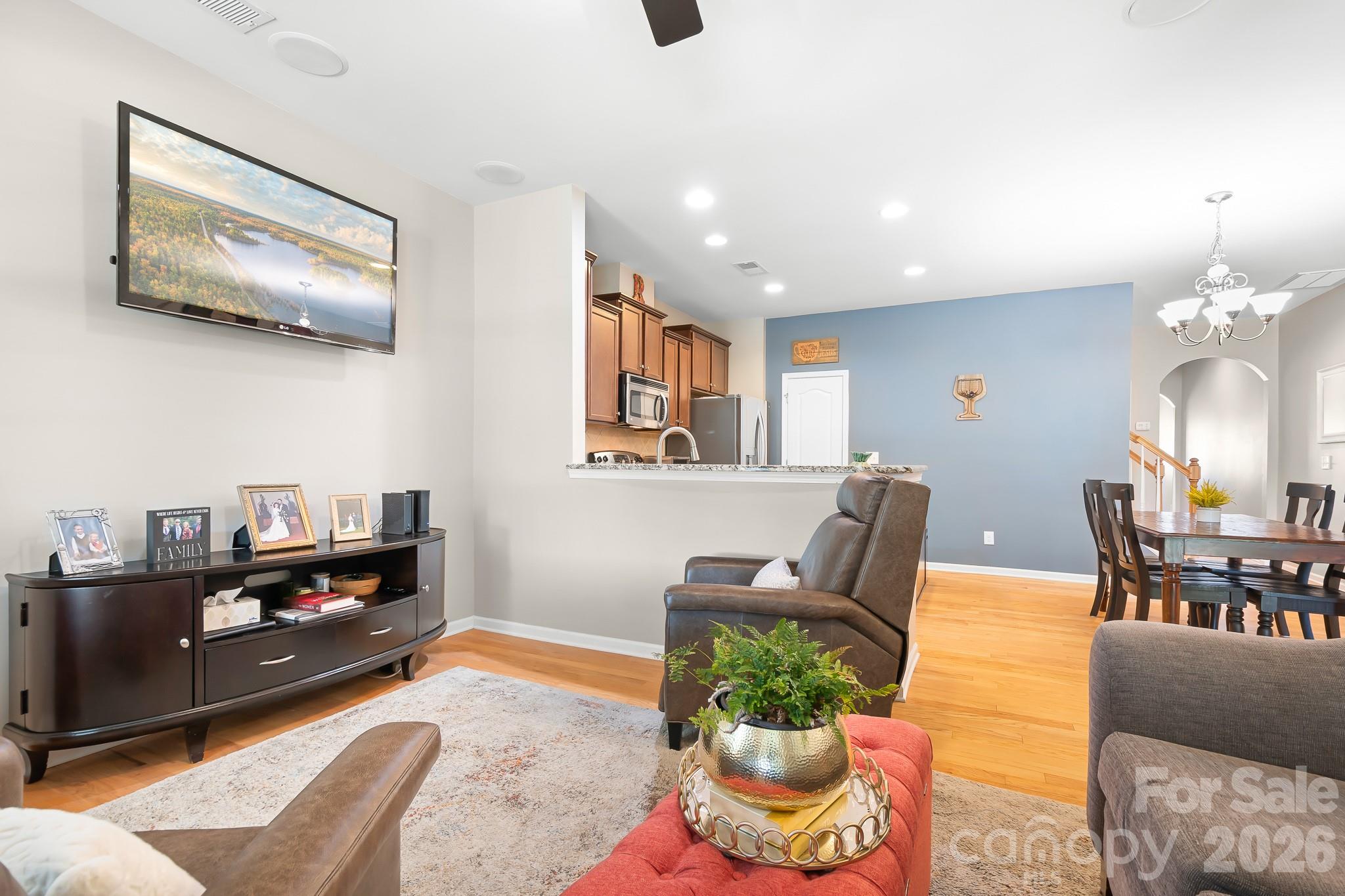 18478 W Catawba Avenue Property Photo 17