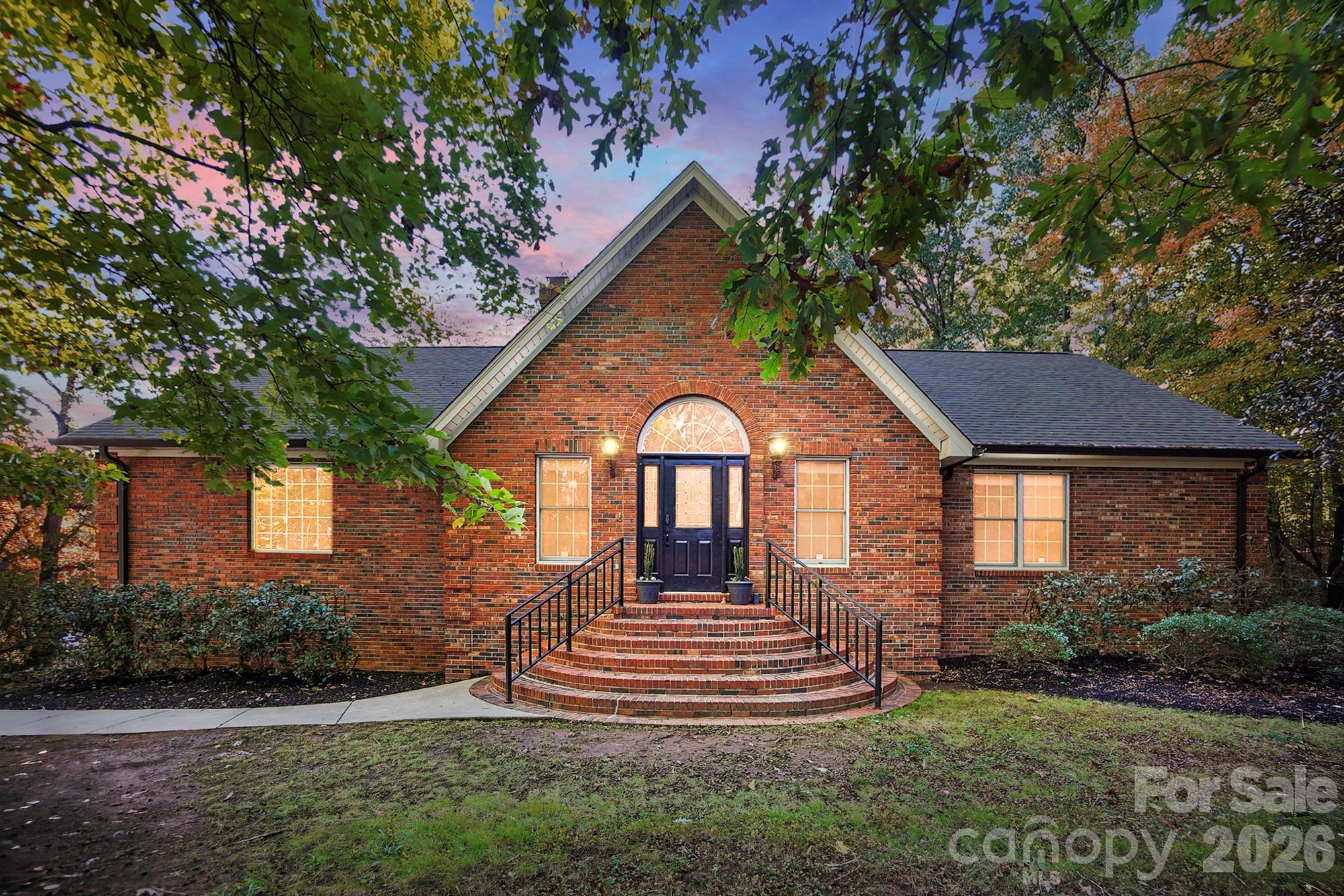 3475 Pikeview Road Property Photo 1