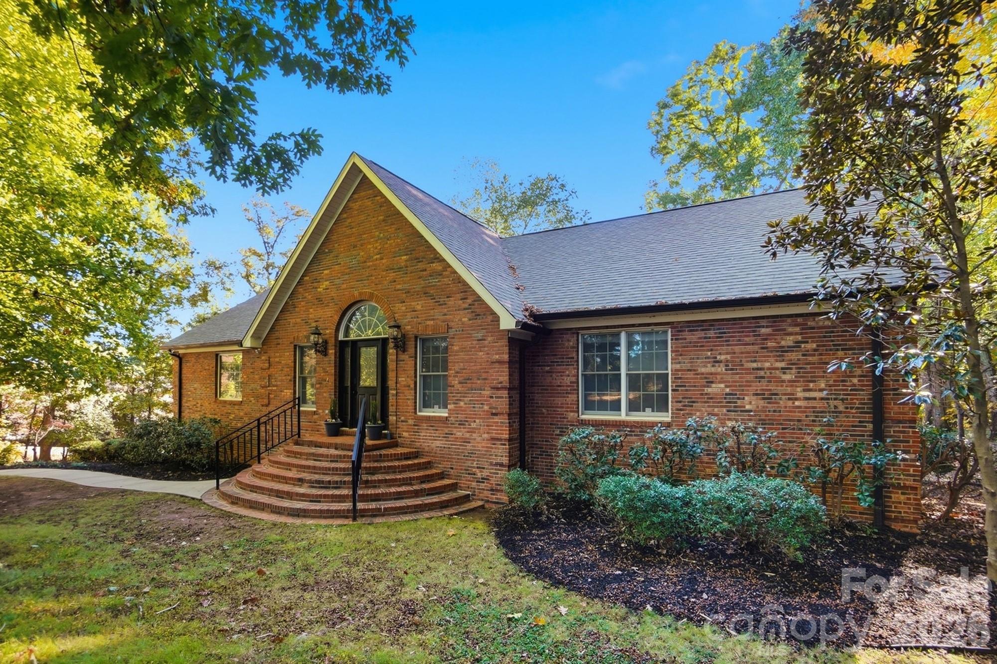 3475 Pikeview Road Property Photo 2