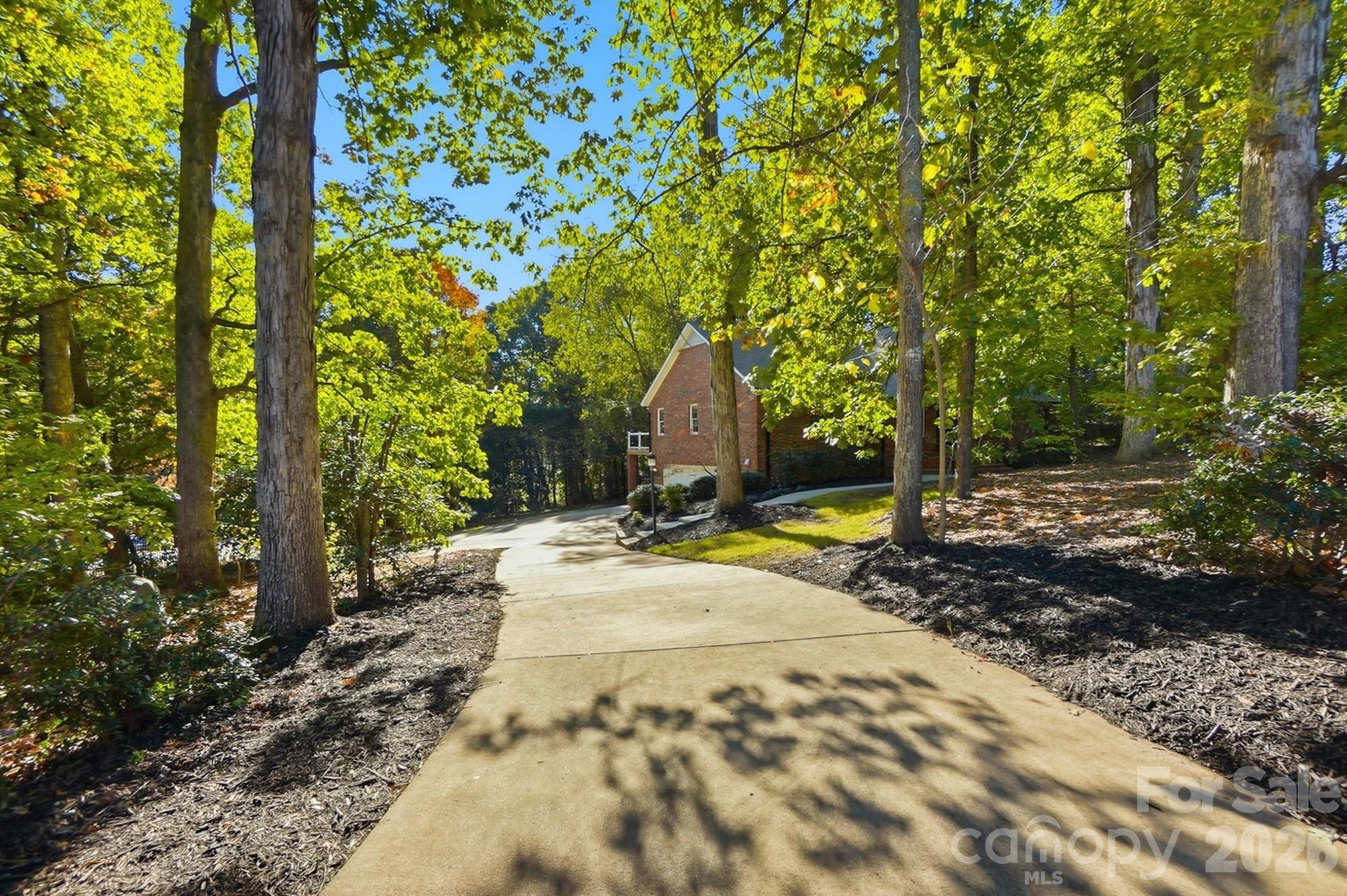 3475 Pikeview Road Property Photo 3