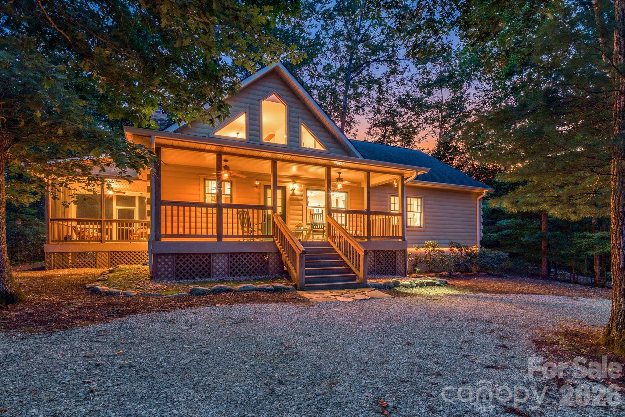 240 Ravenswood Drive Property Photo 1