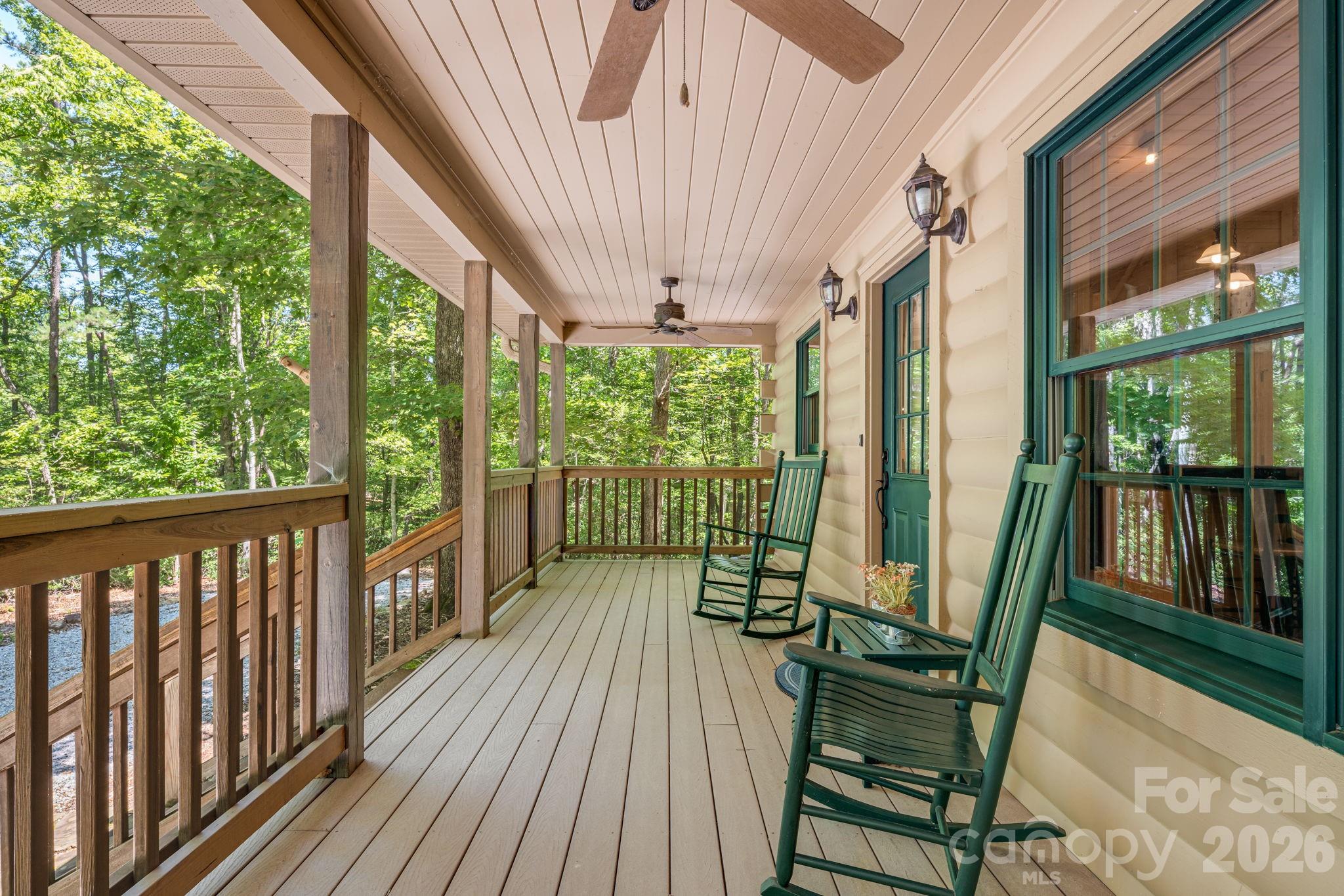 240 Ravenswood Drive Property Photo 4