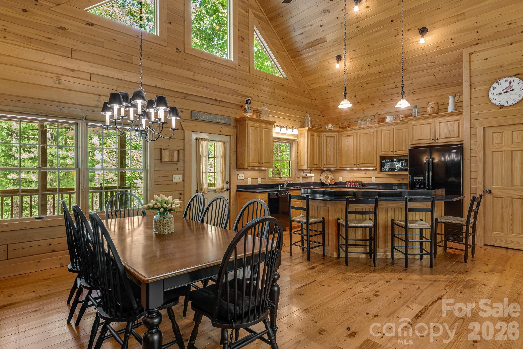 240 Ravenswood Drive Property Photo 8
