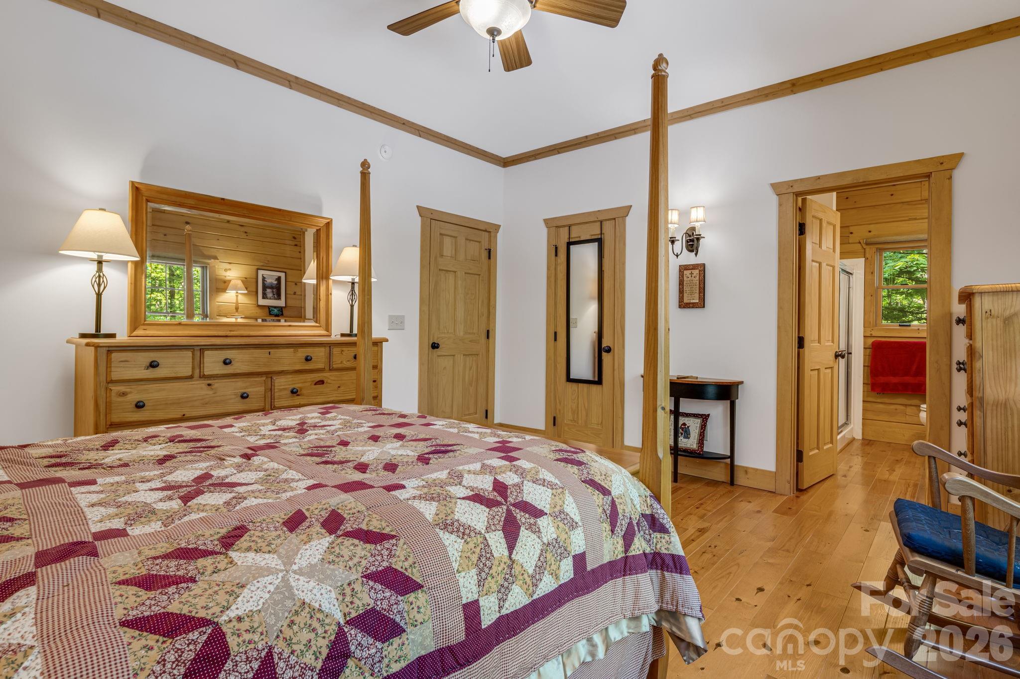 240 Ravenswood Drive Property Photo 23