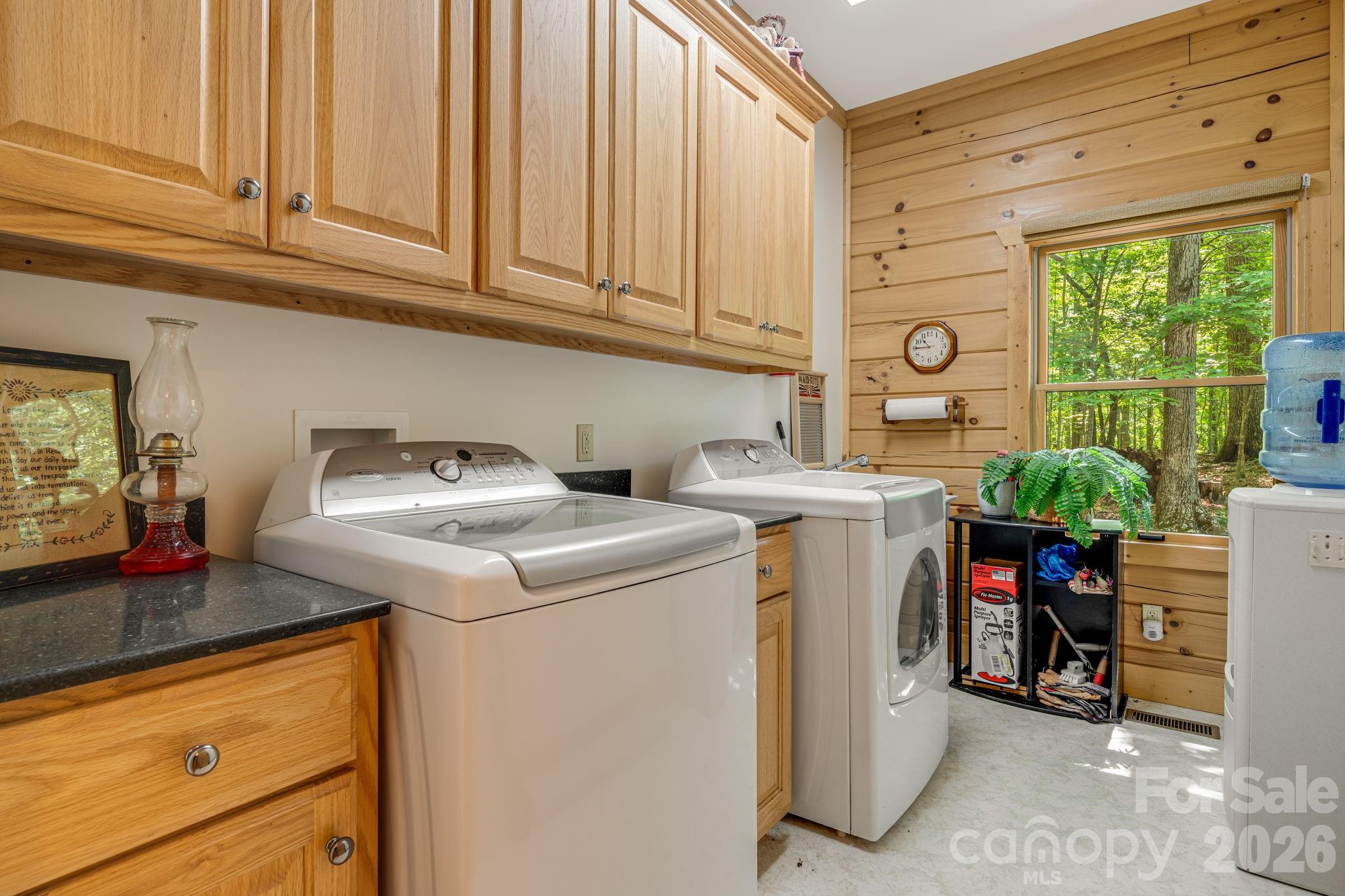 240 Ravenswood Drive Property Photo 28