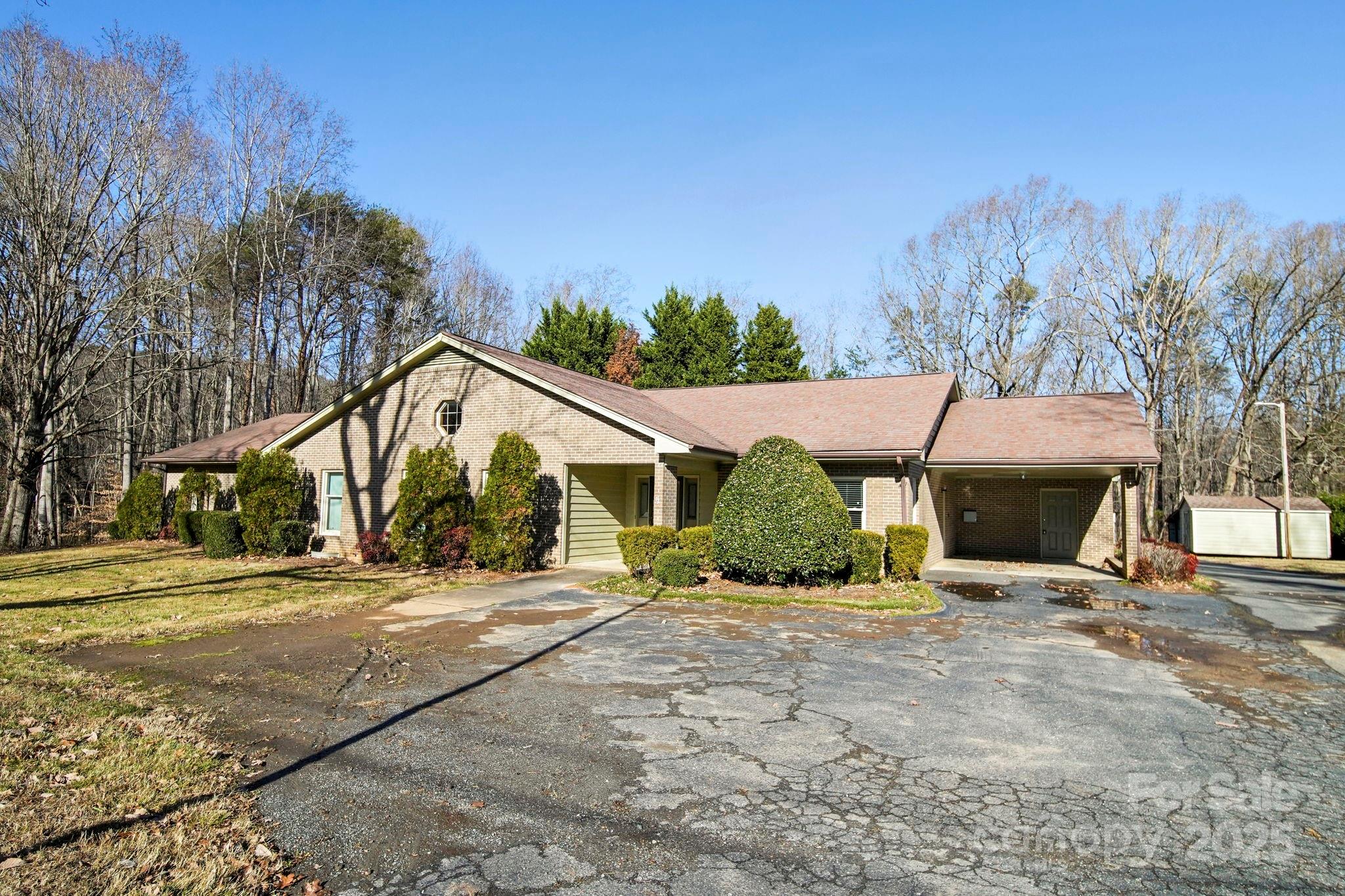 1015 Elizabeth Drive Property Photo 1