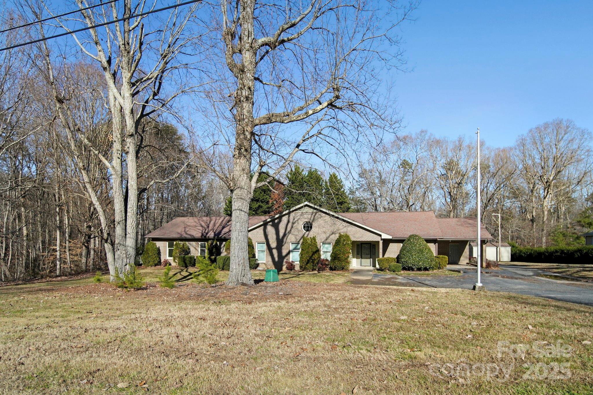 1015 Elizabeth Drive Property Photo 2
