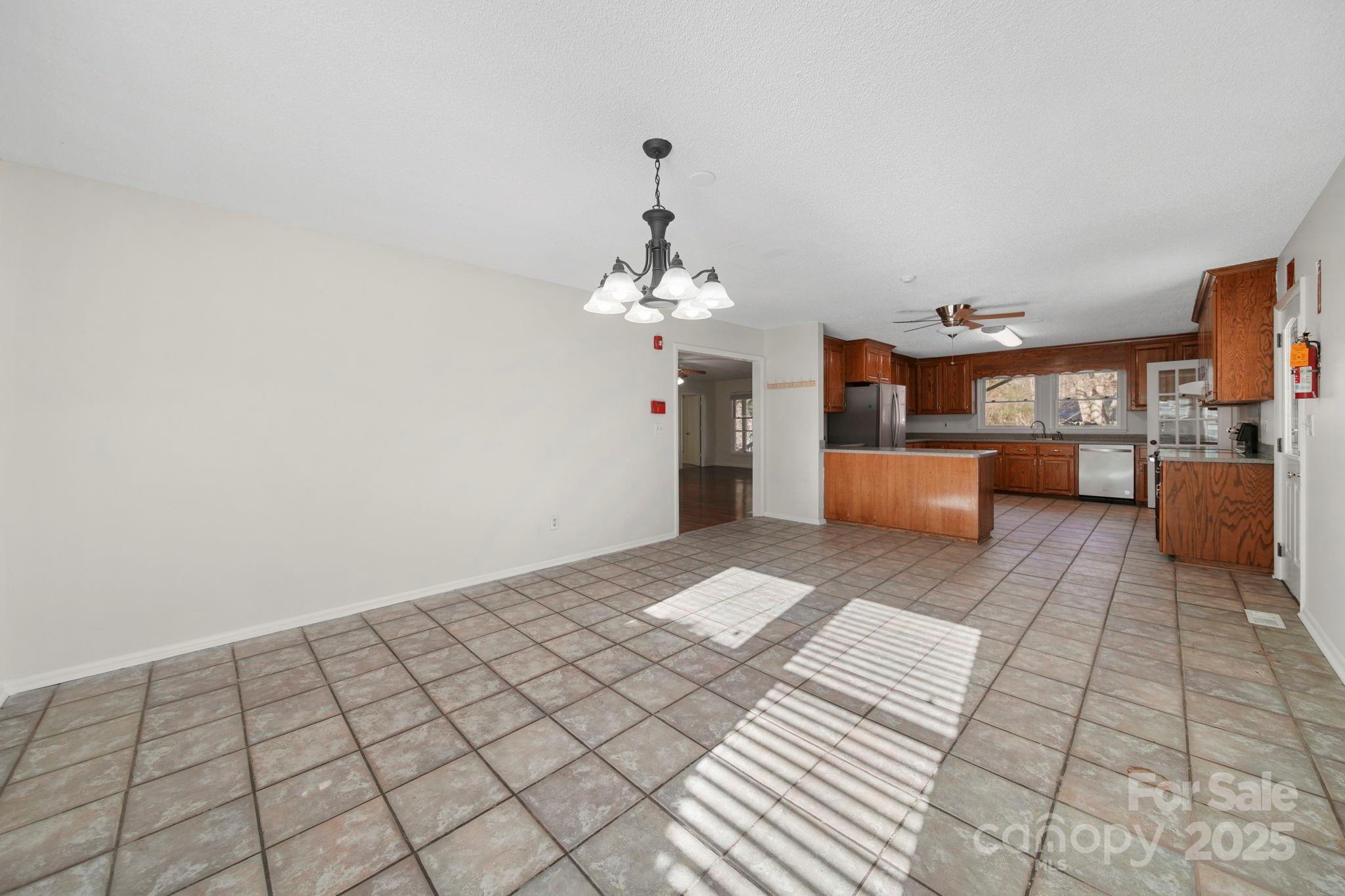 1015 Elizabeth Drive Property Photo 11