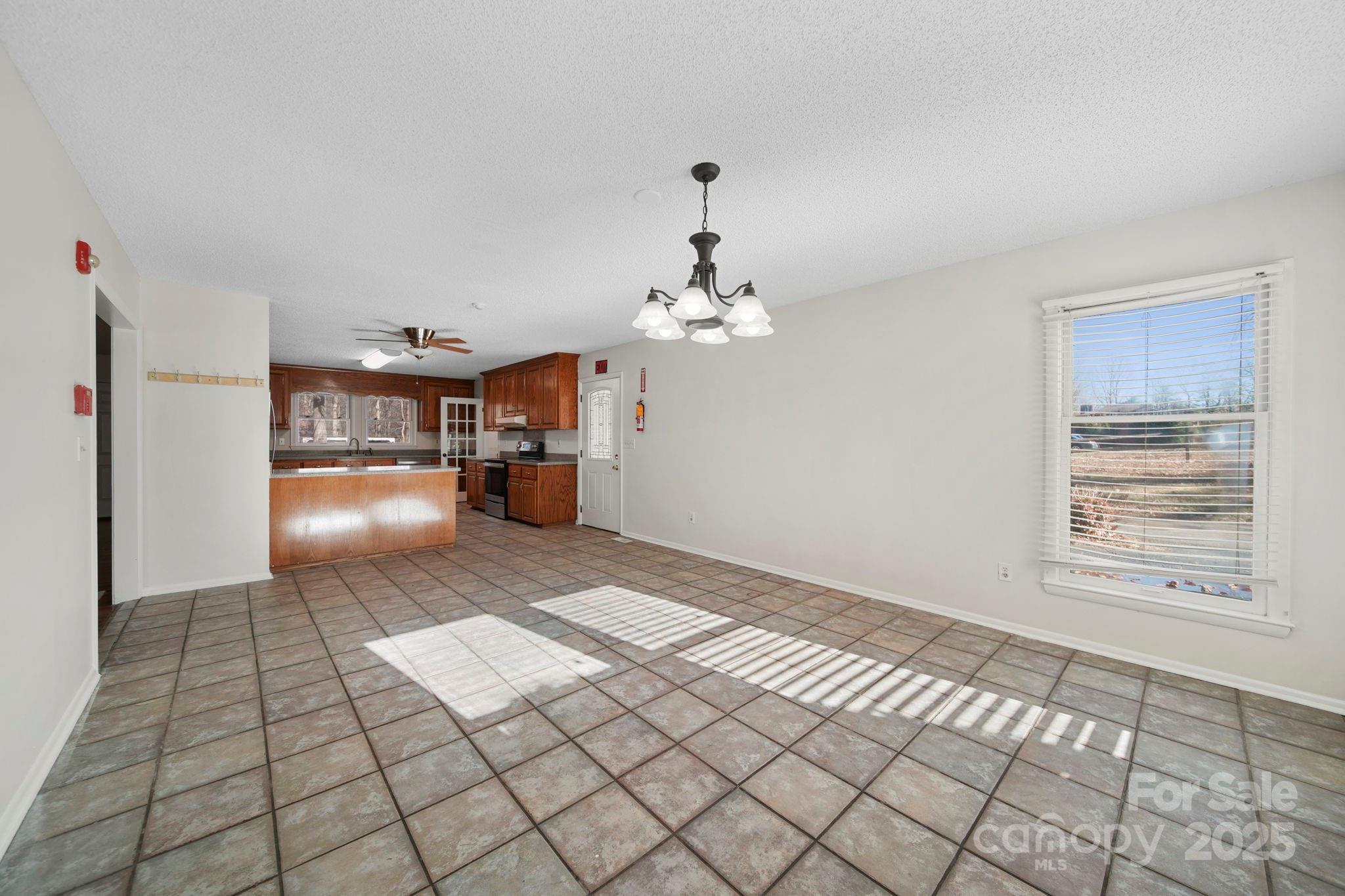 1015 Elizabeth Drive Property Photo 12