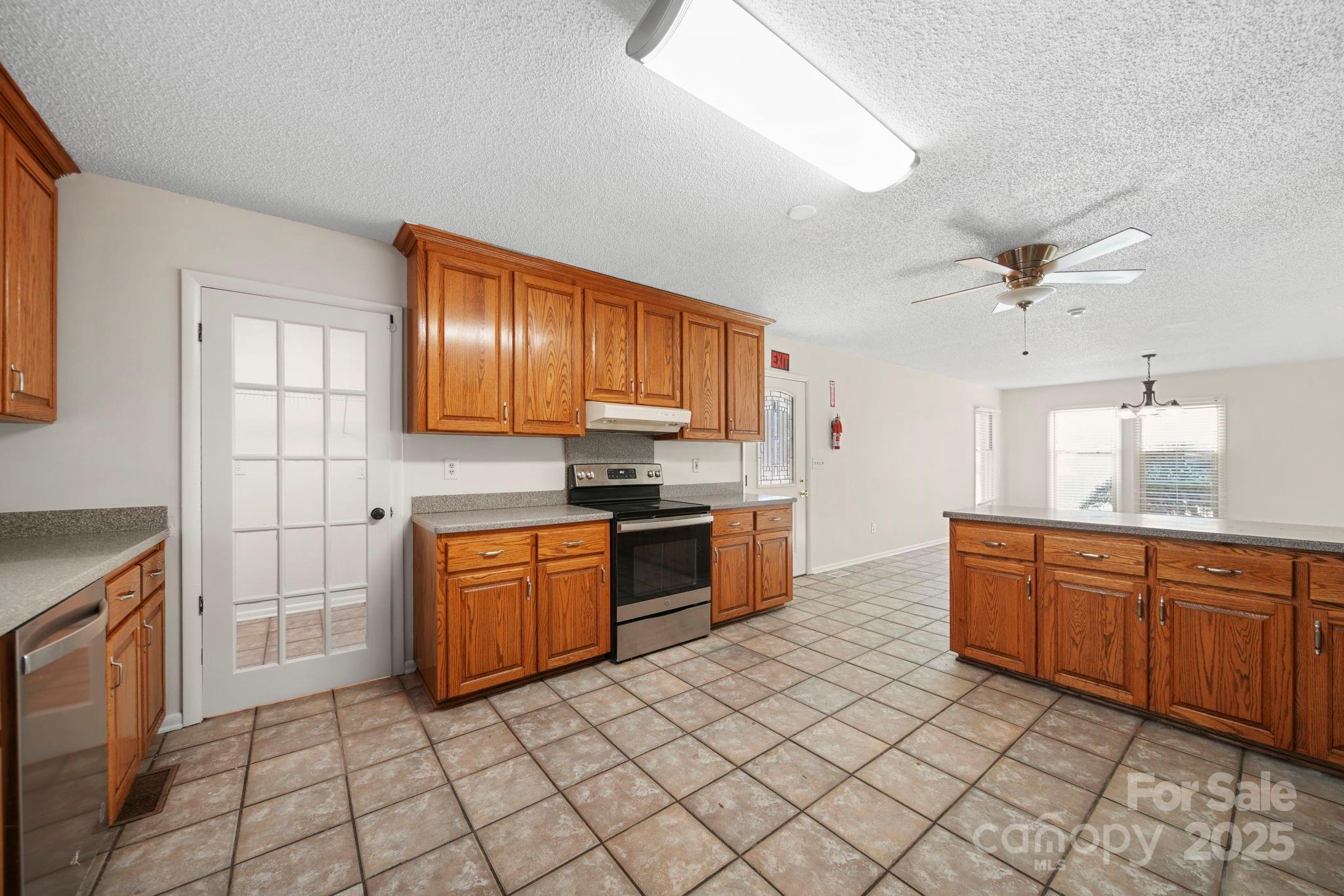1015 Elizabeth Drive Property Photo 16