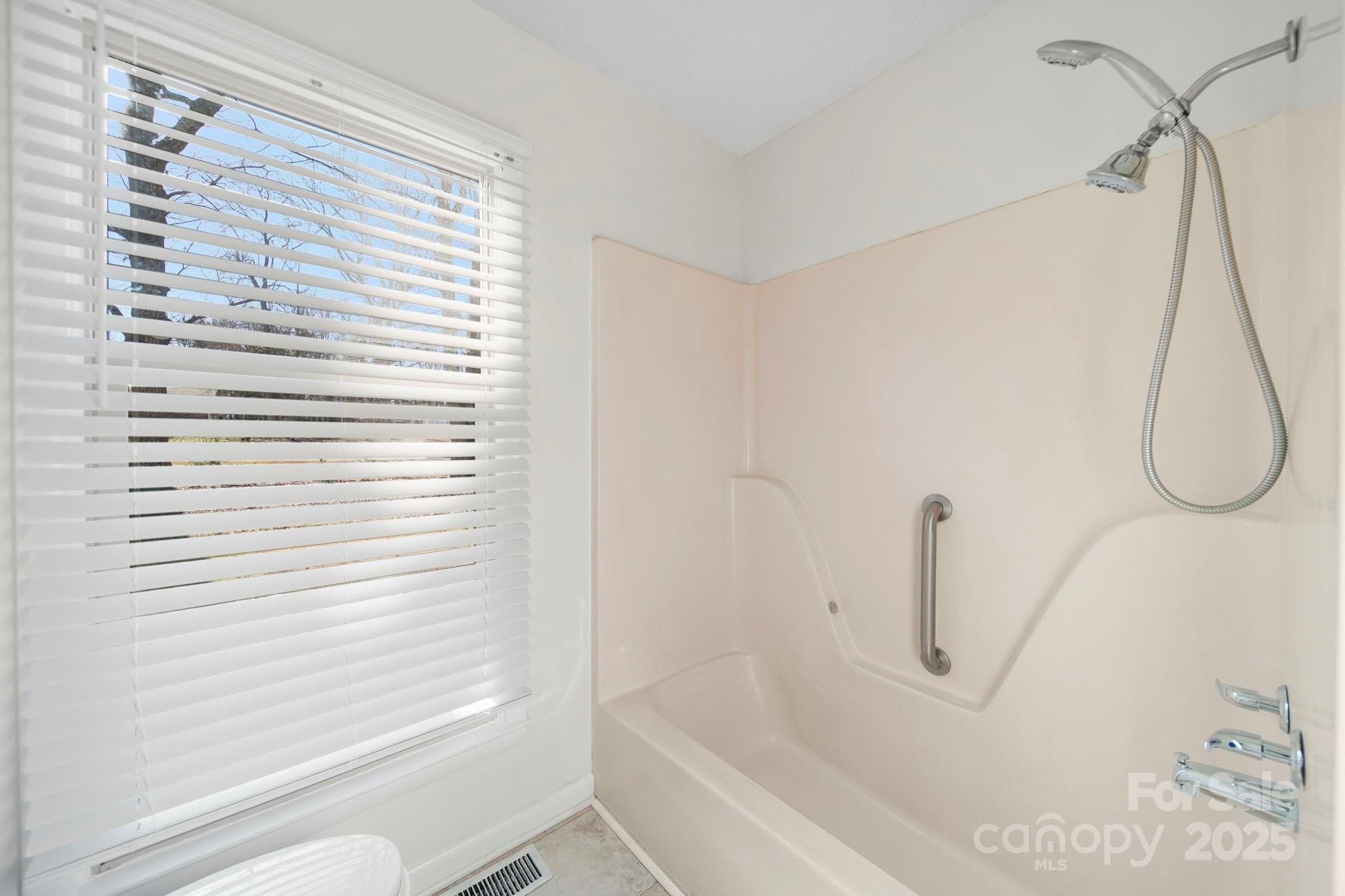 1015 Elizabeth Drive Property Photo 26