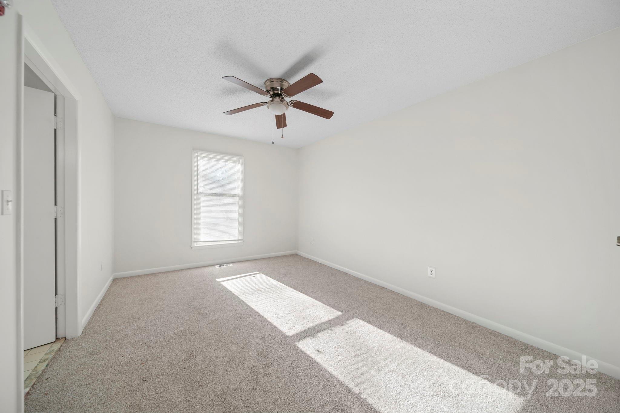 1015 Elizabeth Drive Property Photo 27