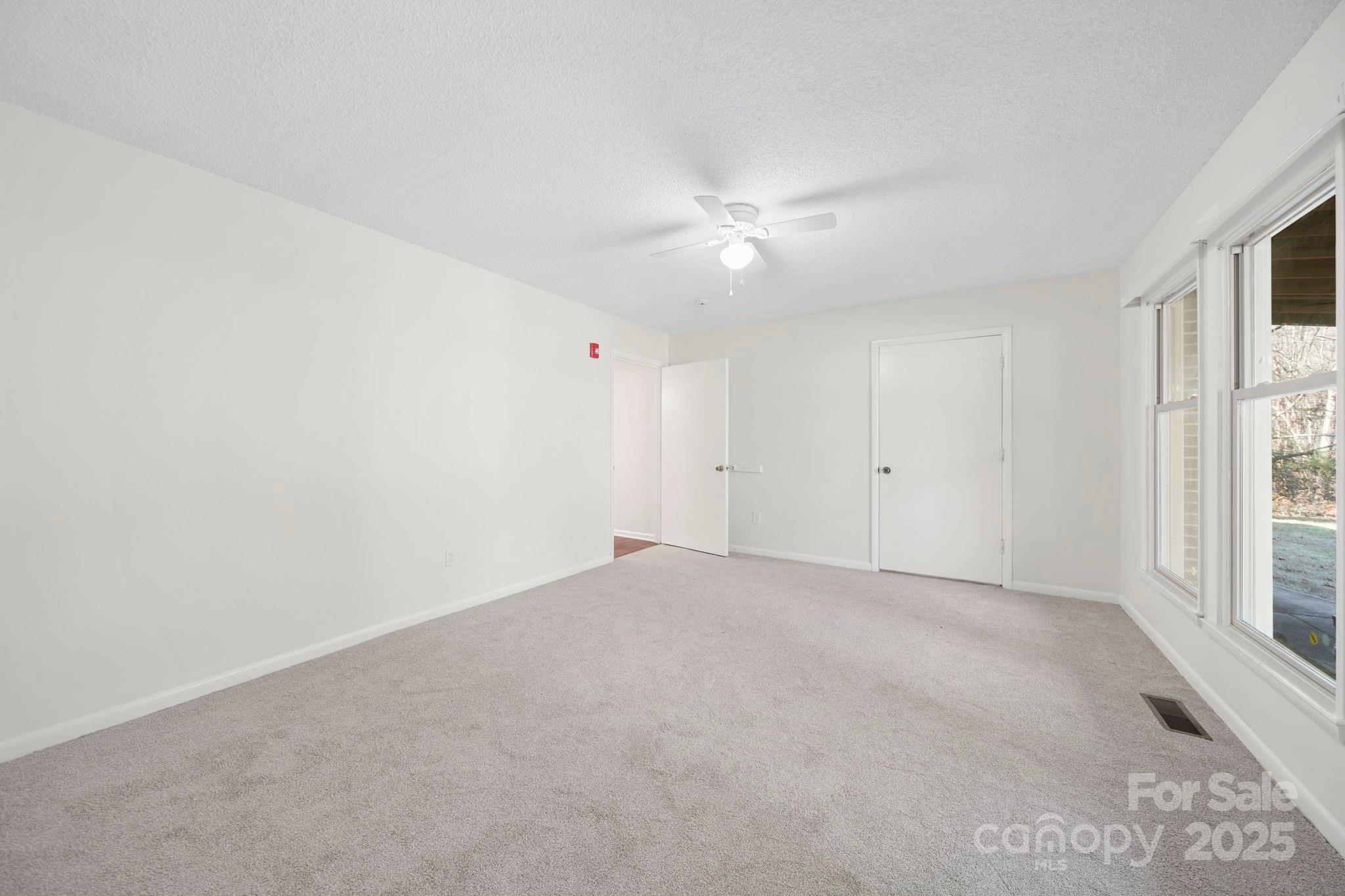 1015 Elizabeth Drive Property Photo 30