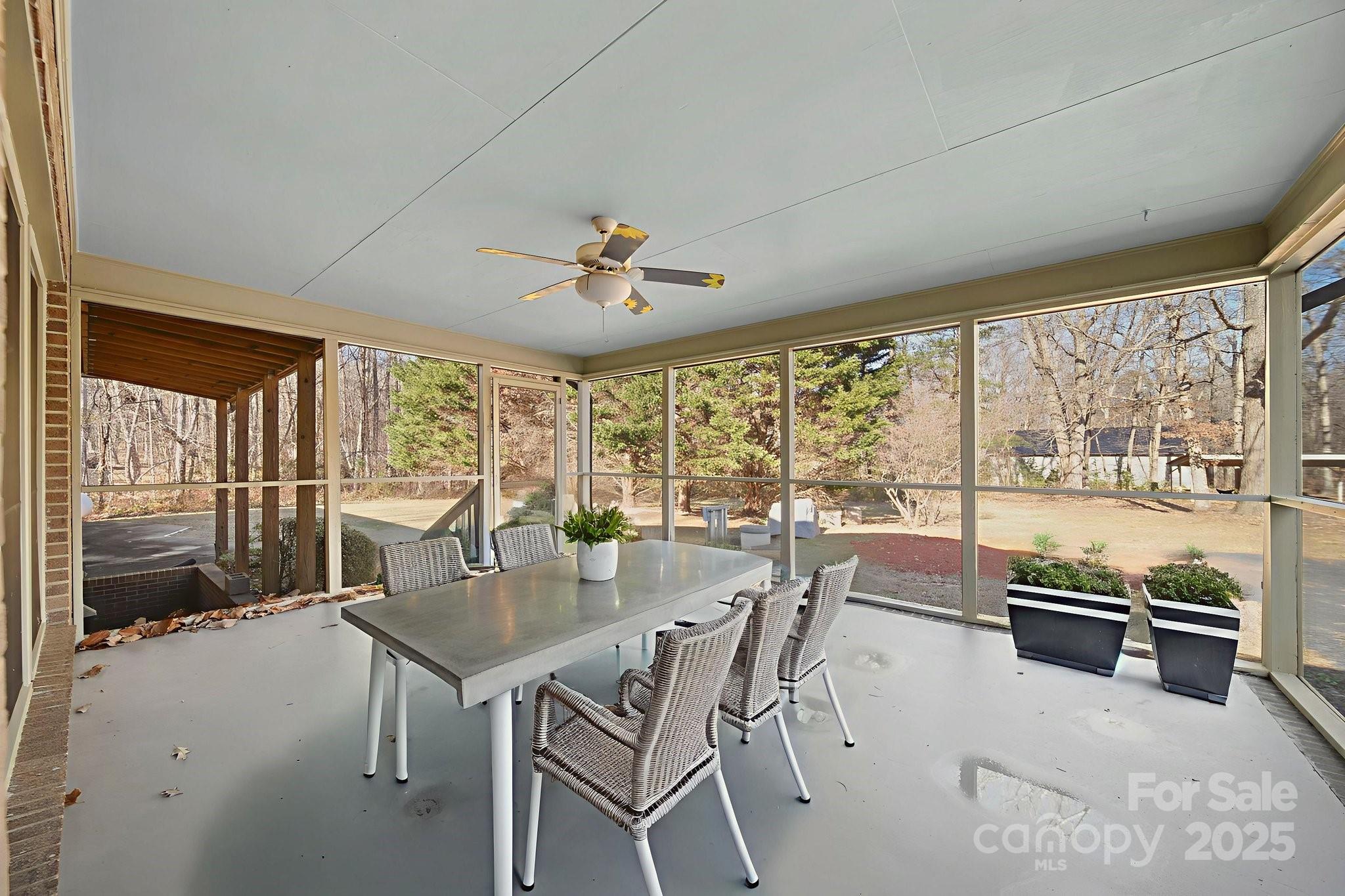 1015 Elizabeth Drive Property Photo 33