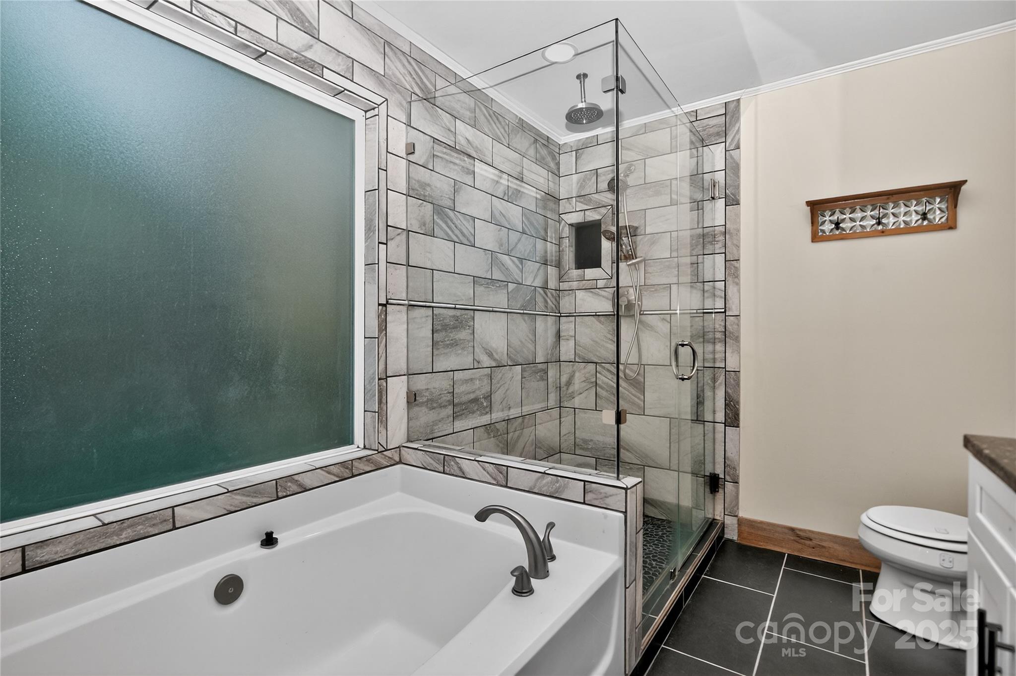 2907 Ashe Croft Drive Property Photo 4