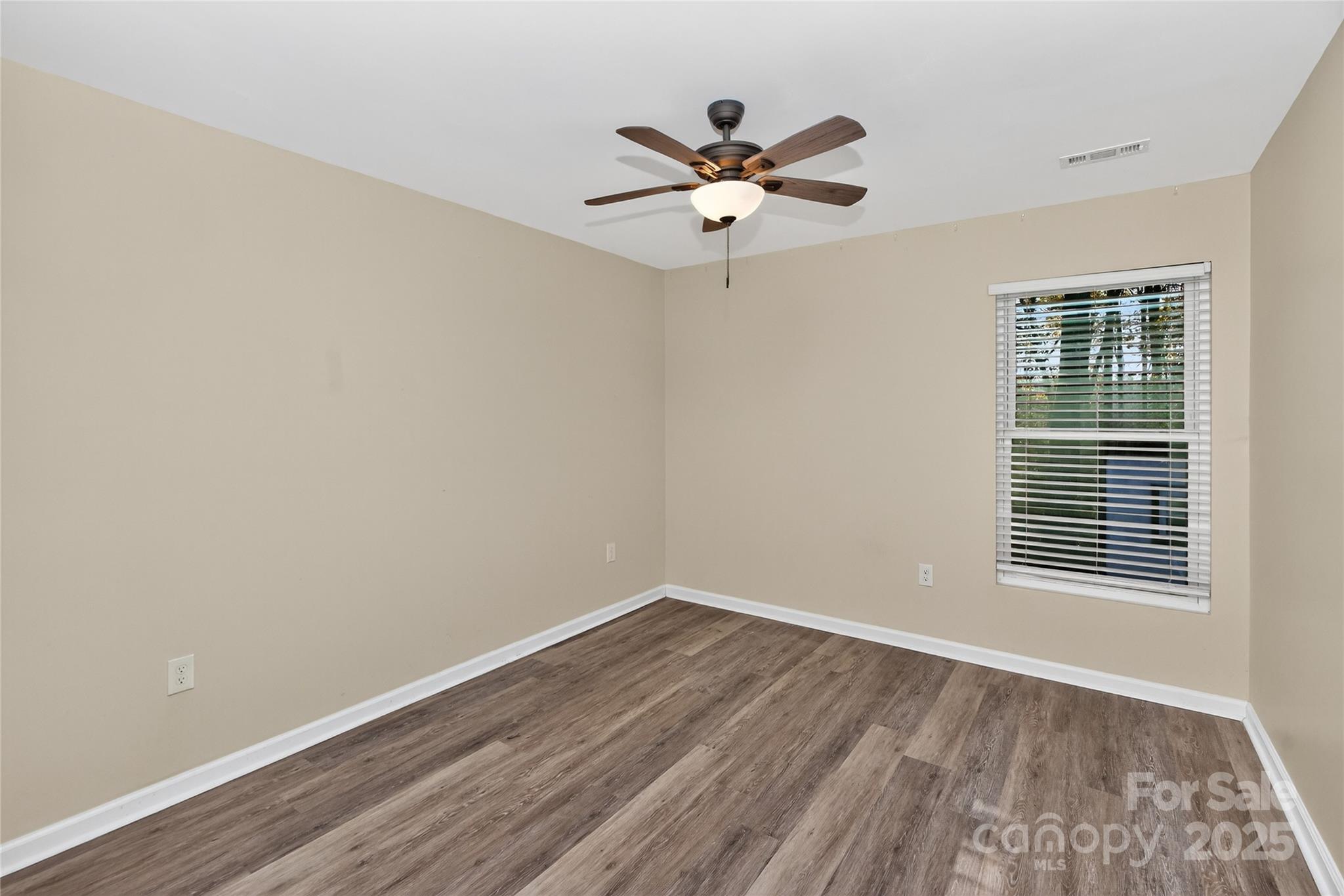 2907 Ashe Croft Drive Property Photo 11