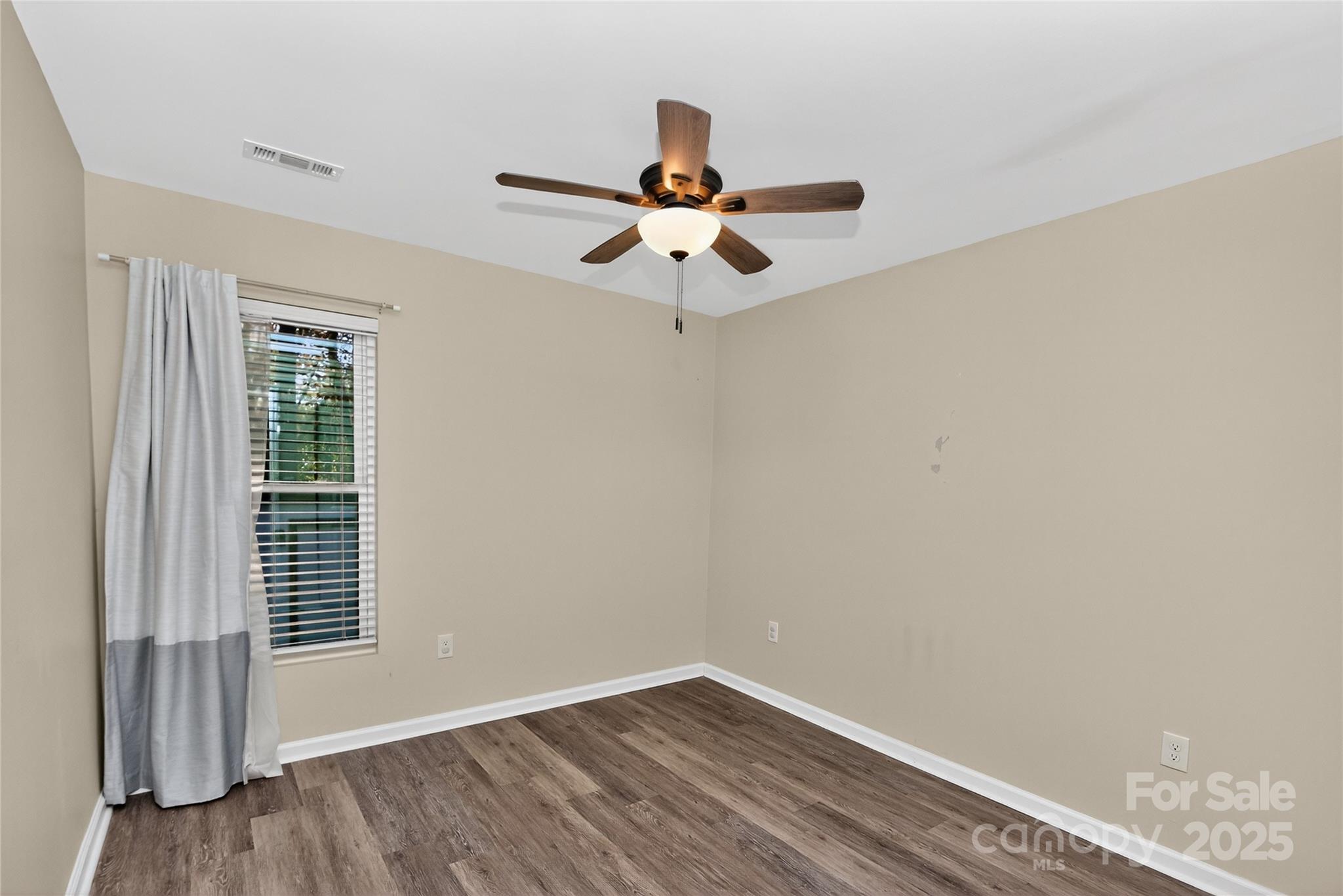 2907 Ashe Croft Drive Property Photo 12