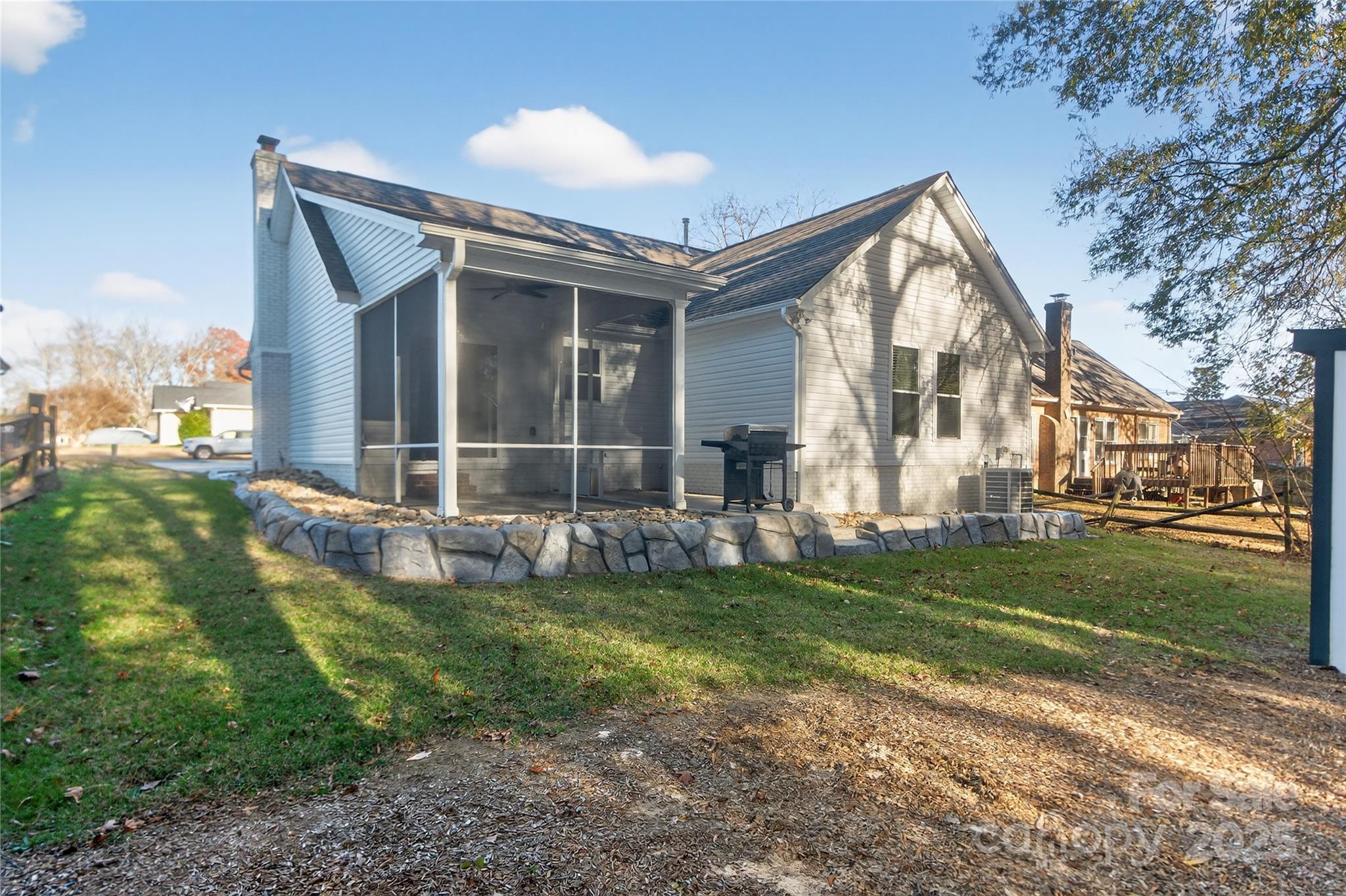 2907 Ashe Croft Drive Property Photo 14