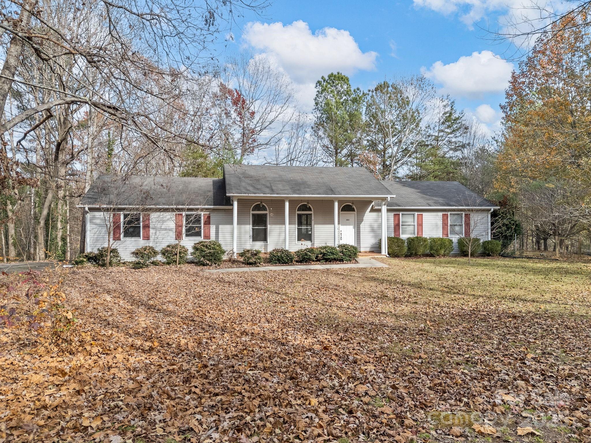 383 Woody Circle Property Photo 1