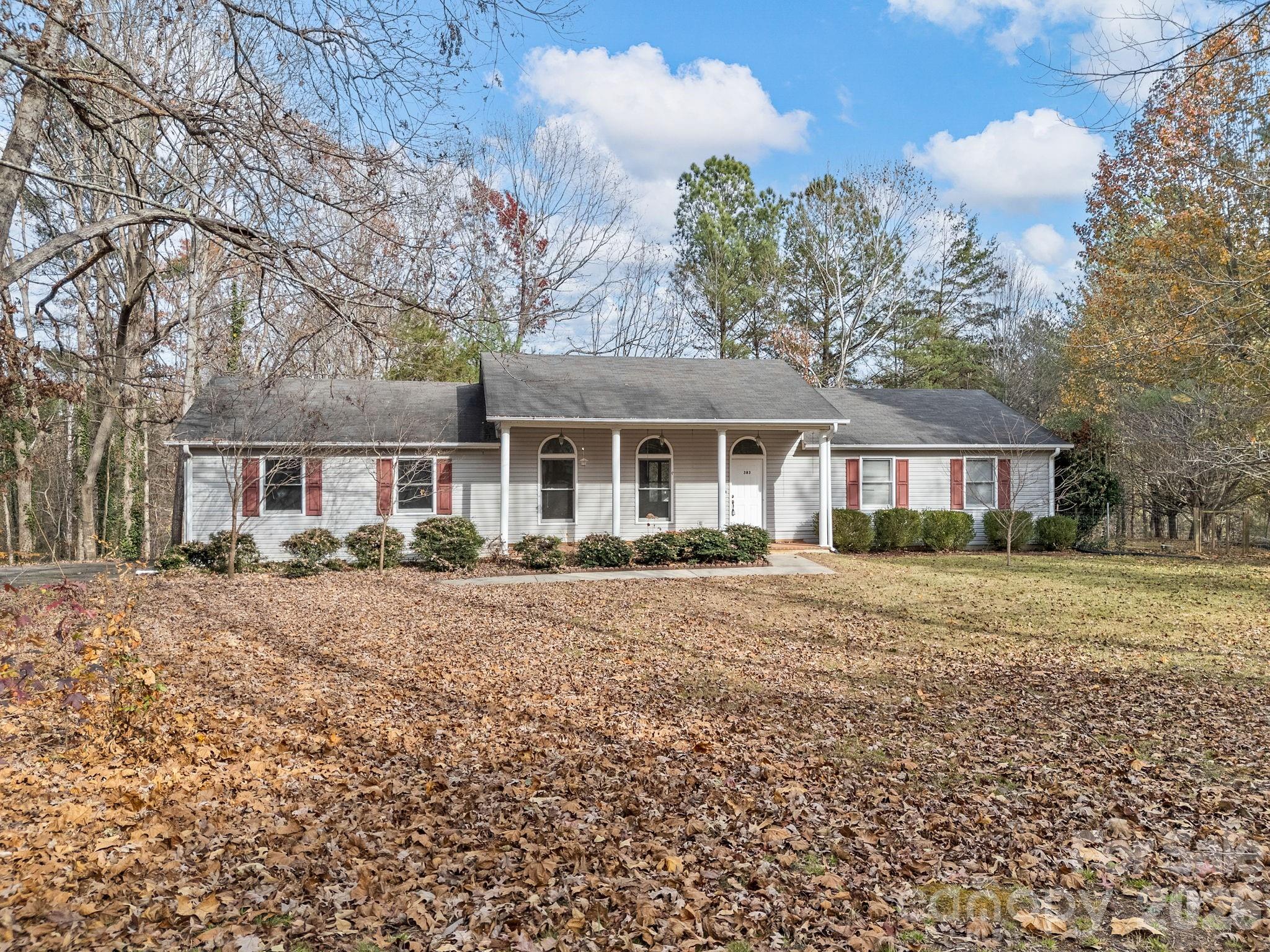 383 Woody Circle Property Photo 1