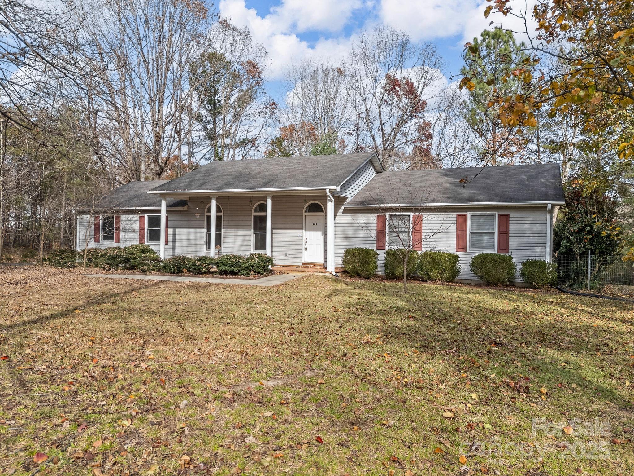 383 Woody Circle Property Photo 2