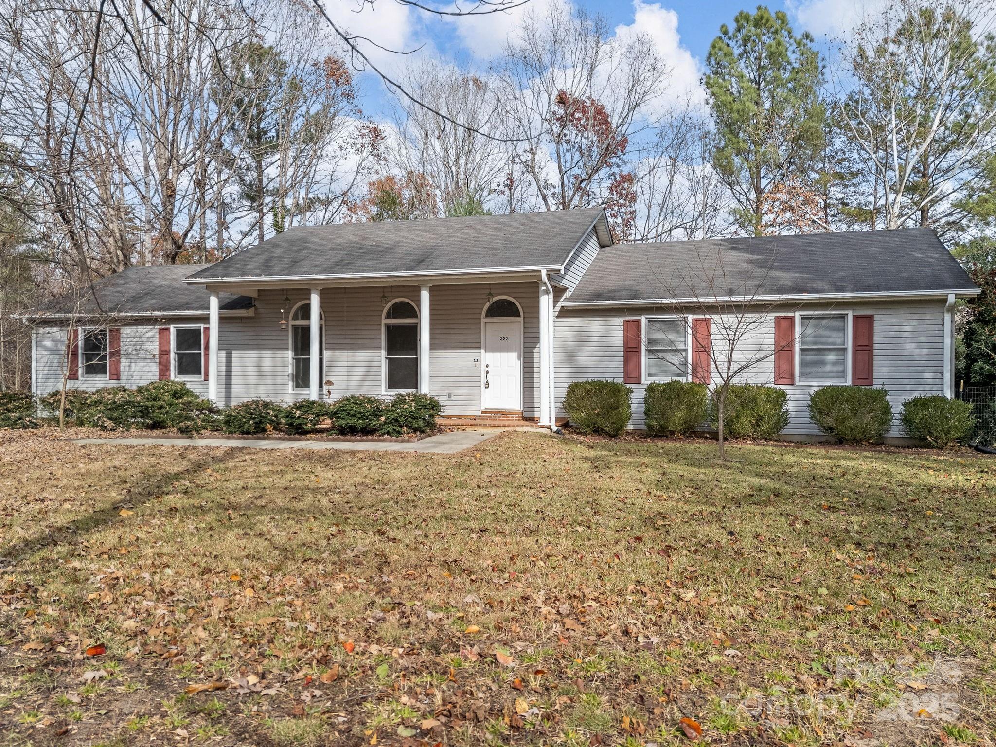 383 Woody Circle Property Photo 3
