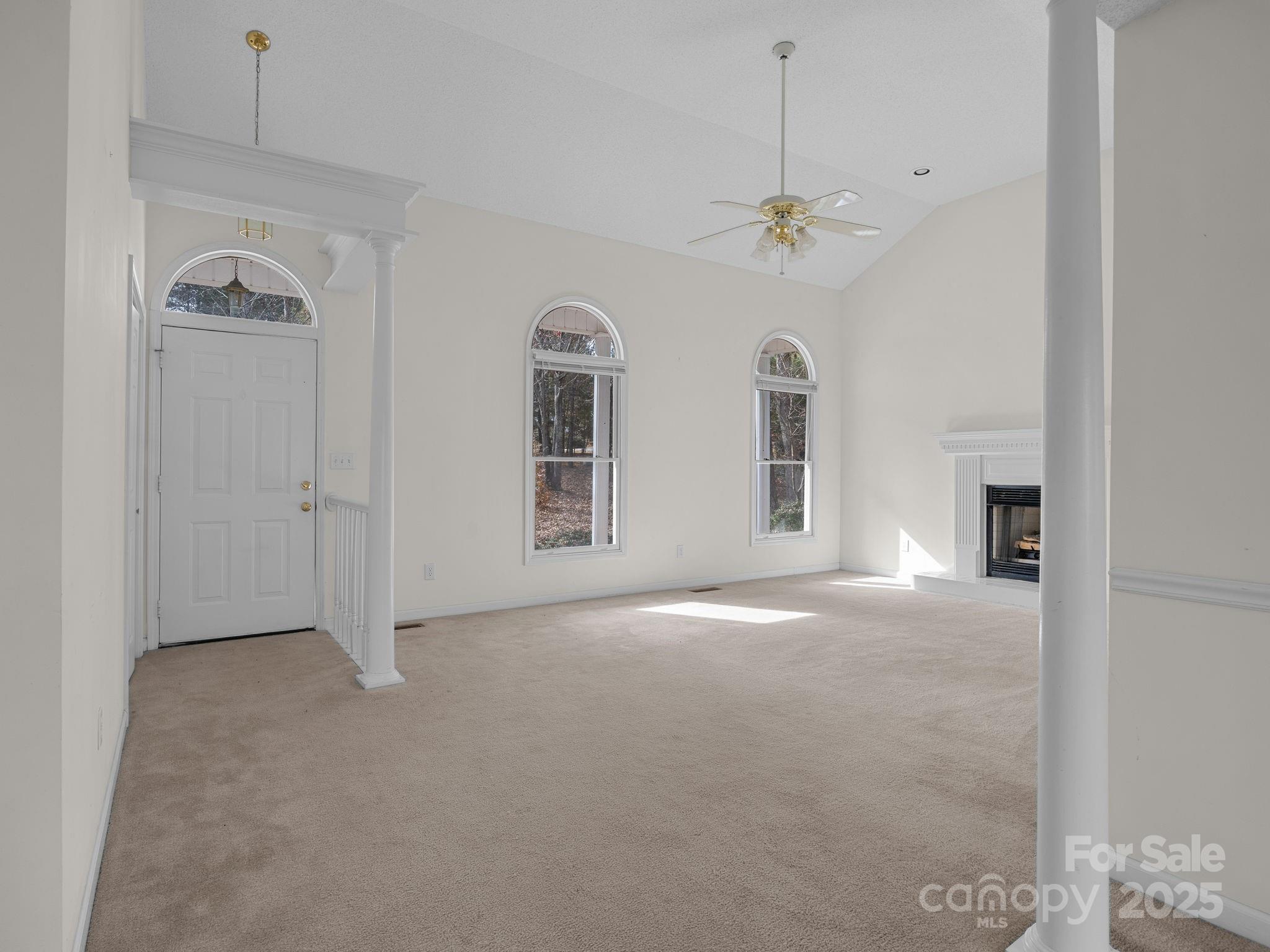 383 Woody Circle Property Photo 6