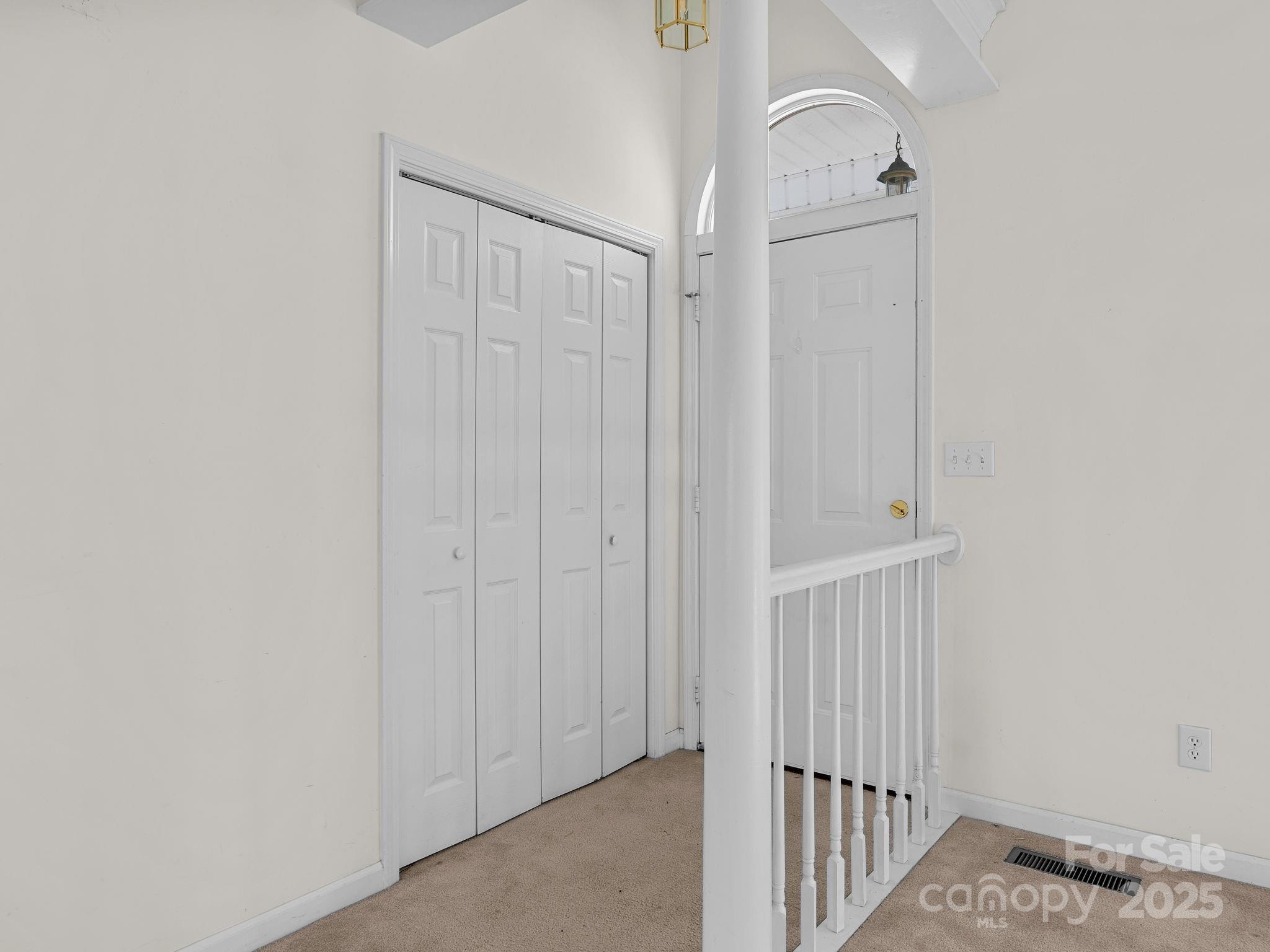 383 Woody Circle Property Photo 7