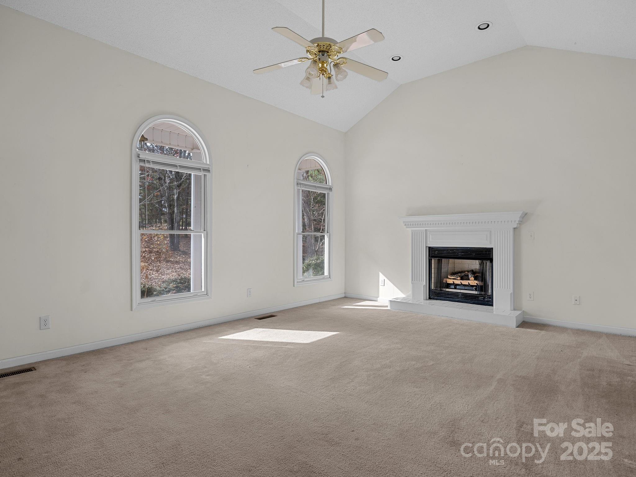 383 Woody Circle Property Photo 9