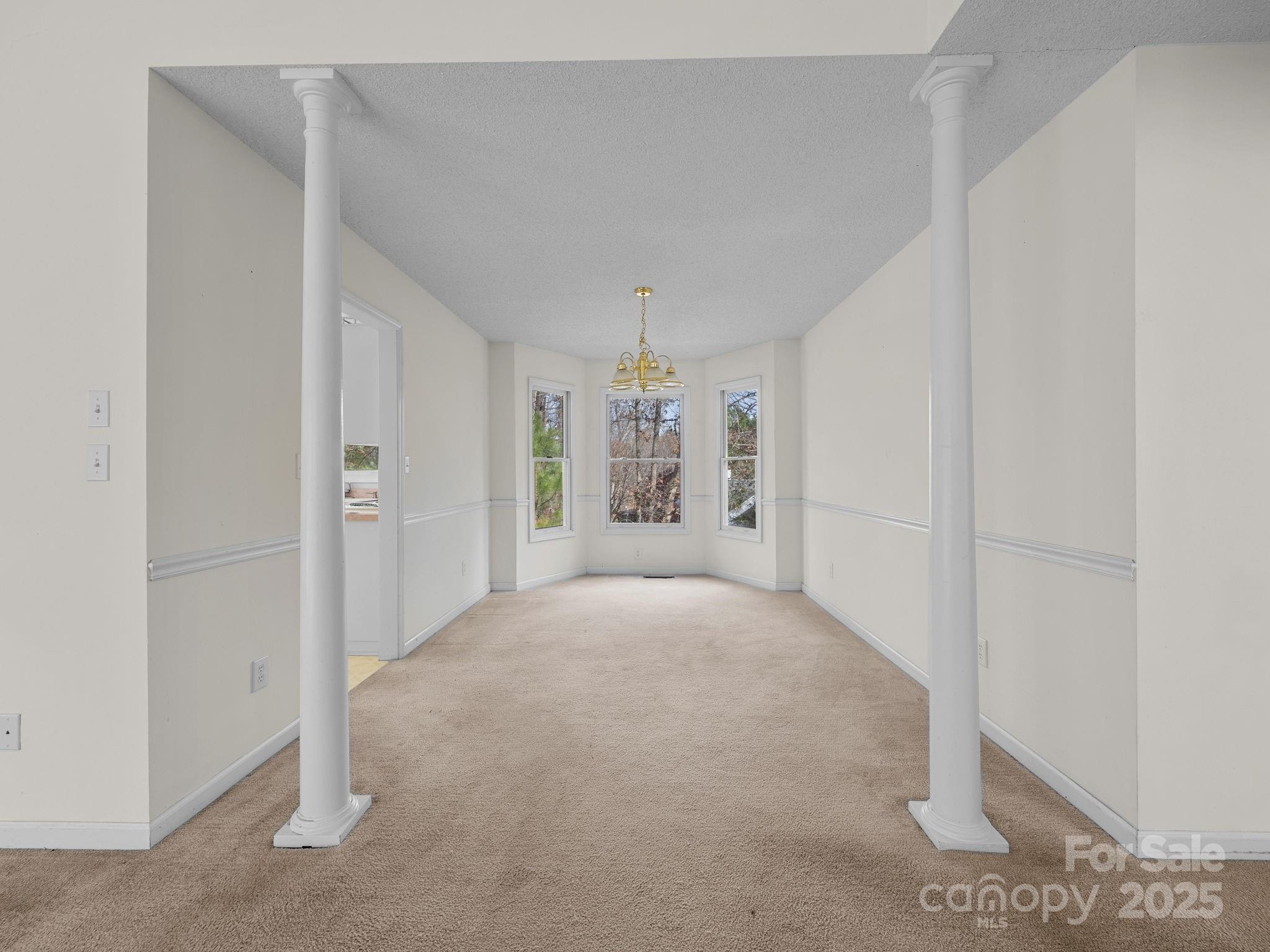 383 Woody Circle Property Photo 12