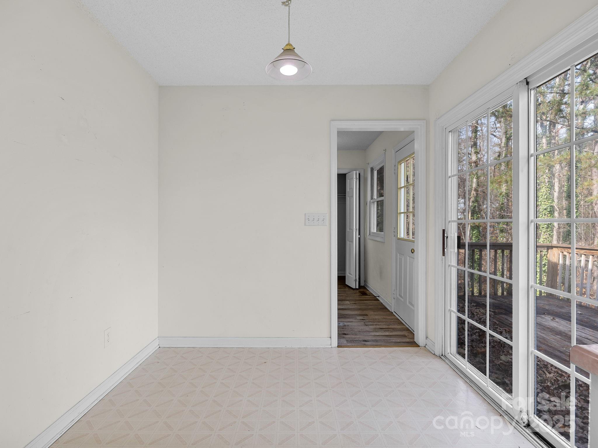 383 Woody Circle Property Photo 15