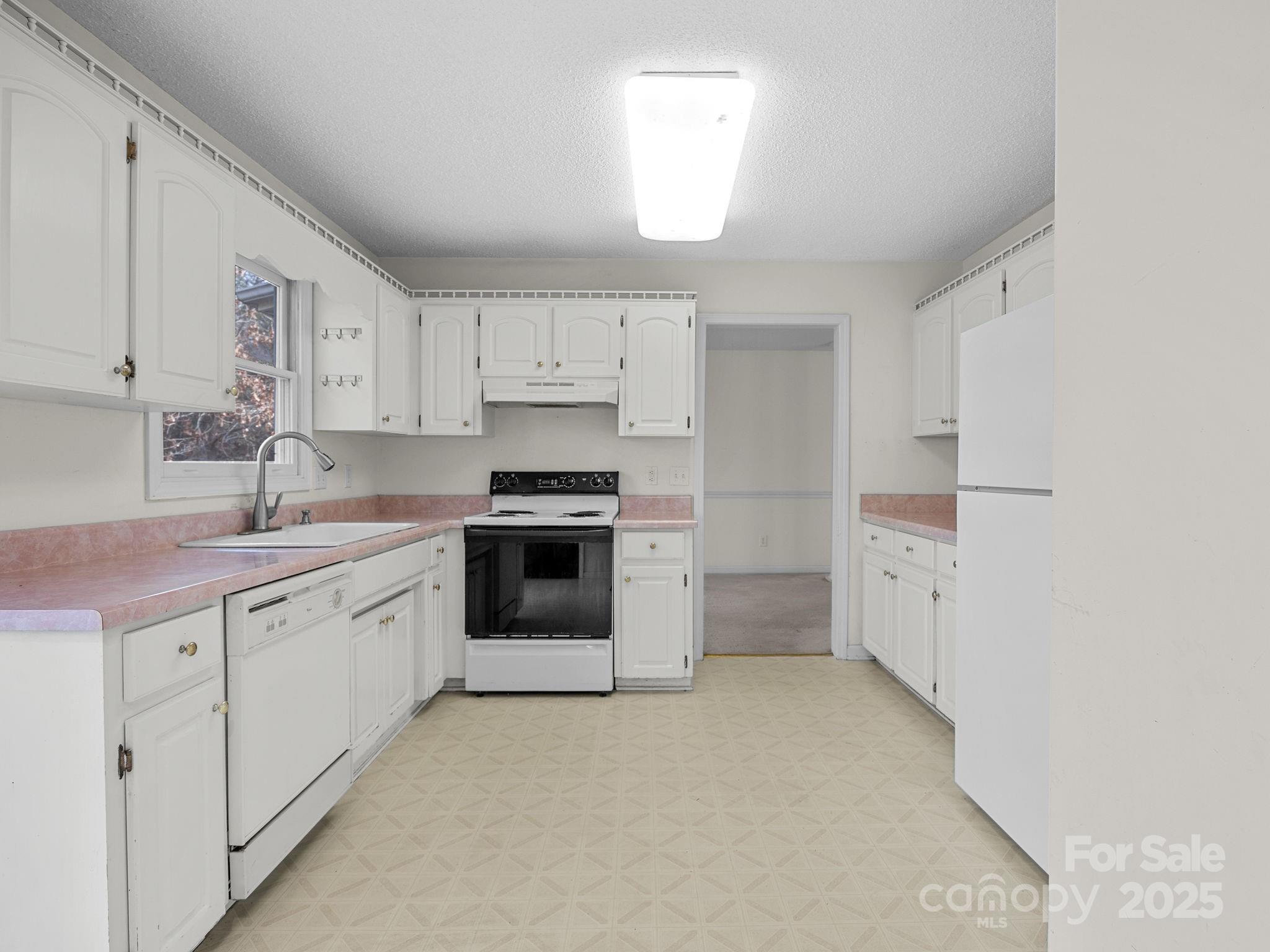 383 Woody Circle Property Photo 16