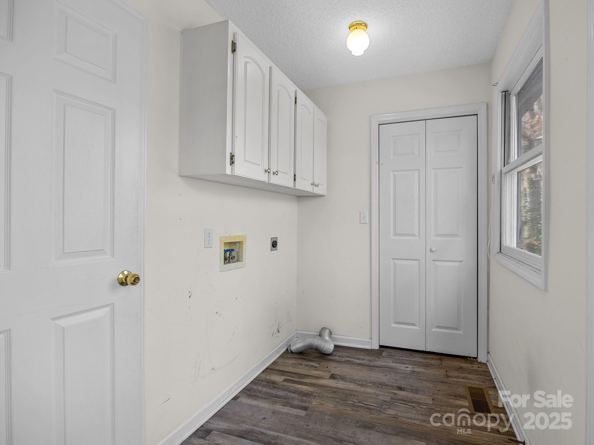 383 Woody Circle Property Photo 18