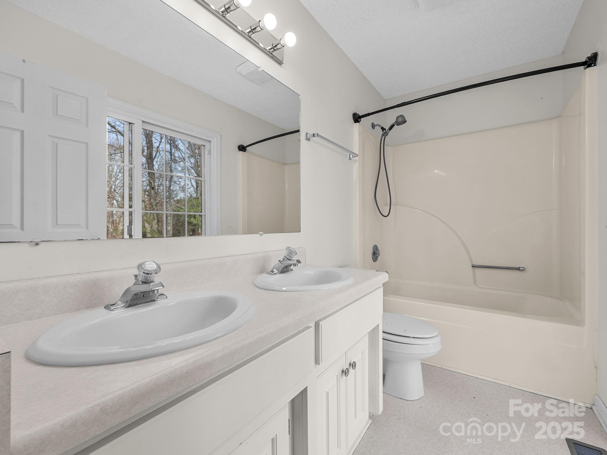 383 Woody Circle Property Photo 22