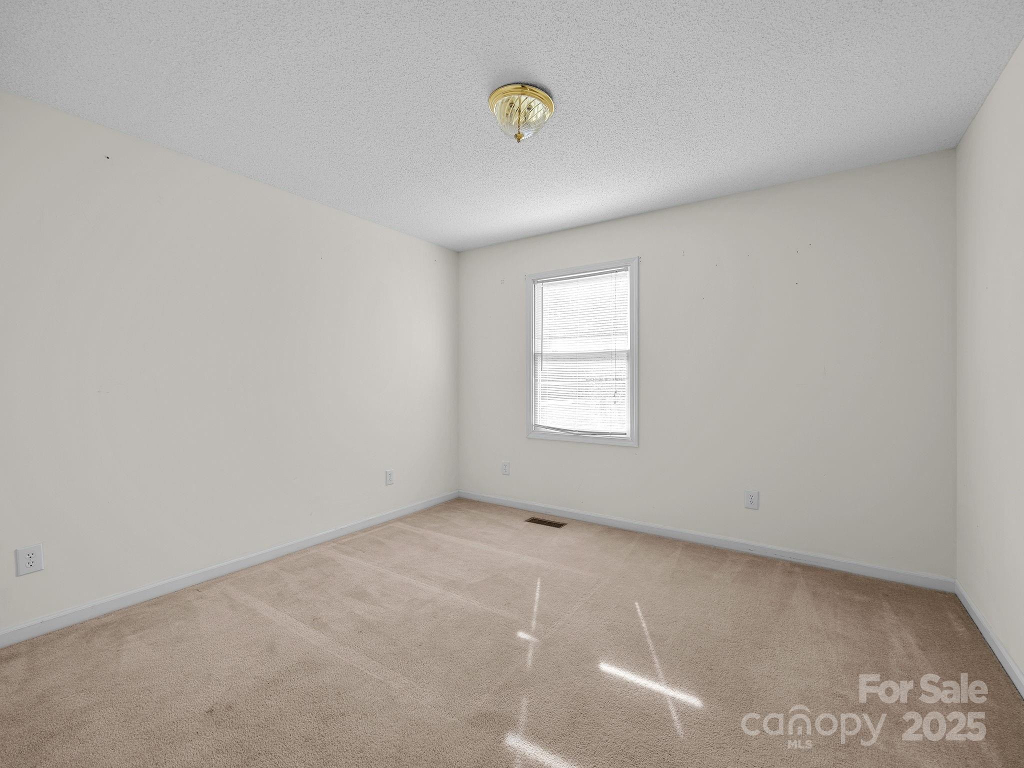 383 Woody Circle Property Photo 26