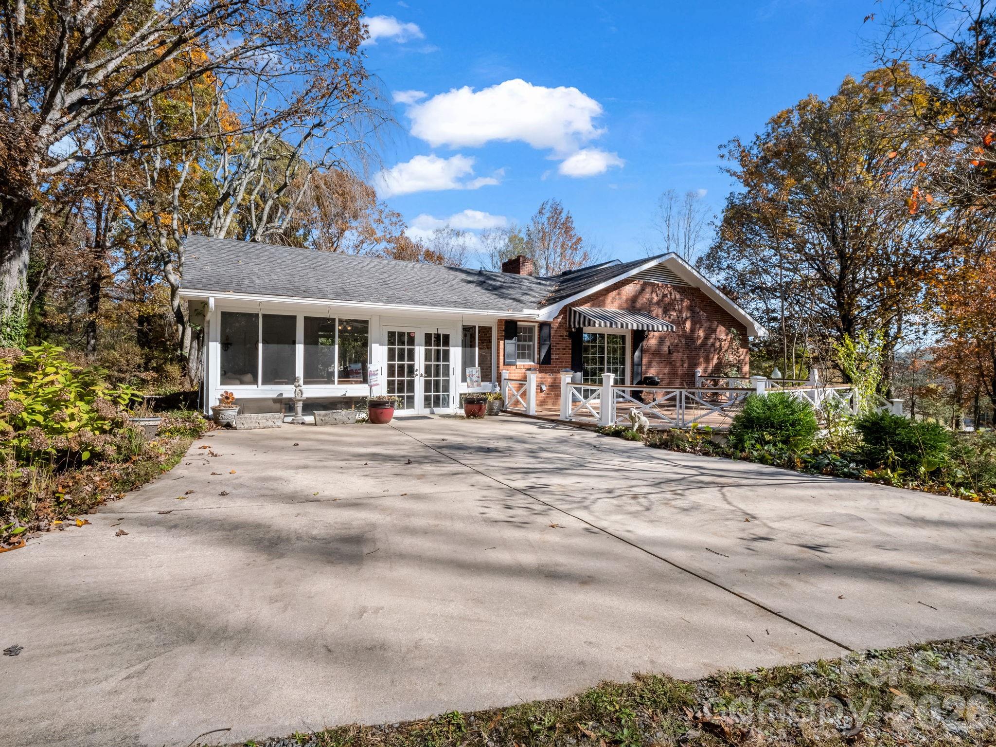 1867 Fruitland Road Property Photo 4