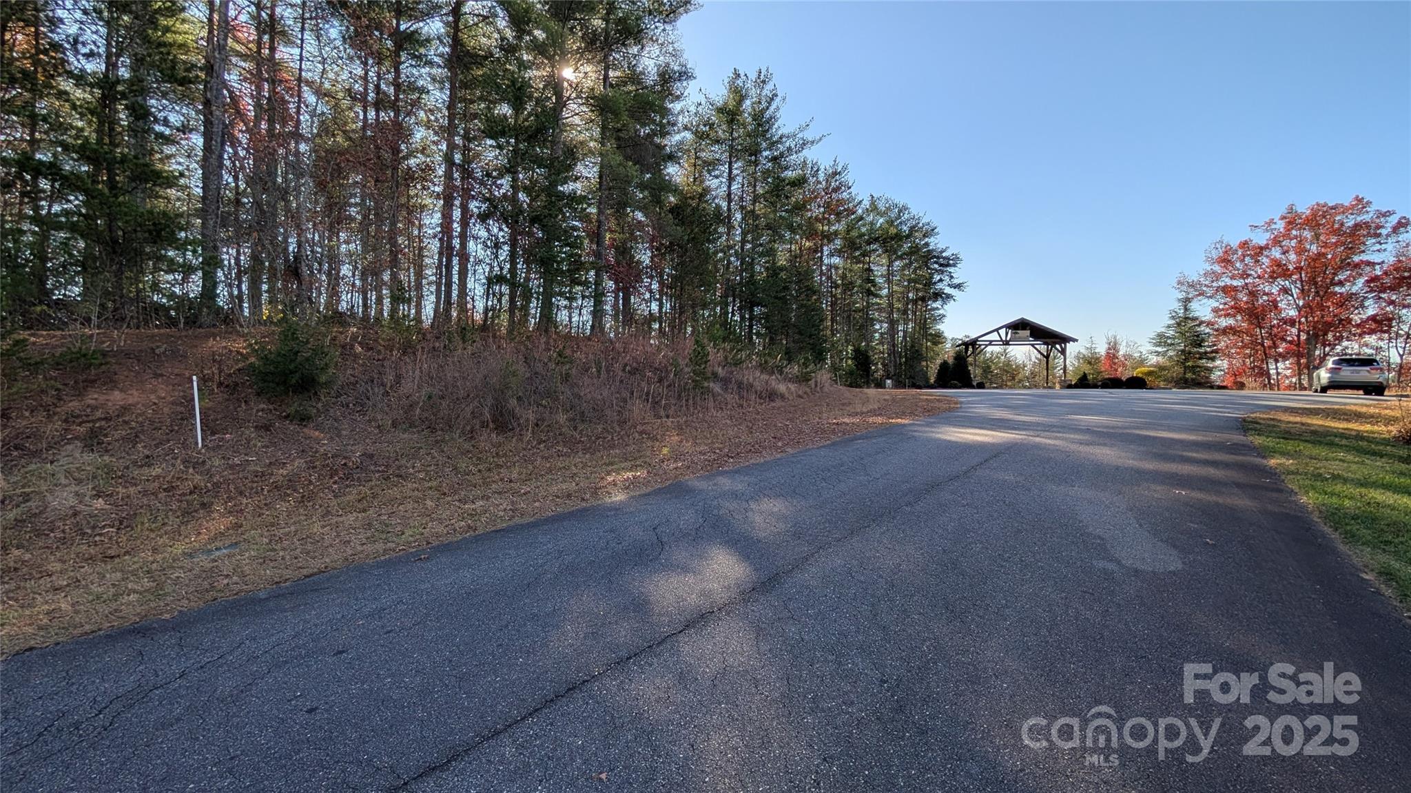 1111 Table View Drive Property Photo 2