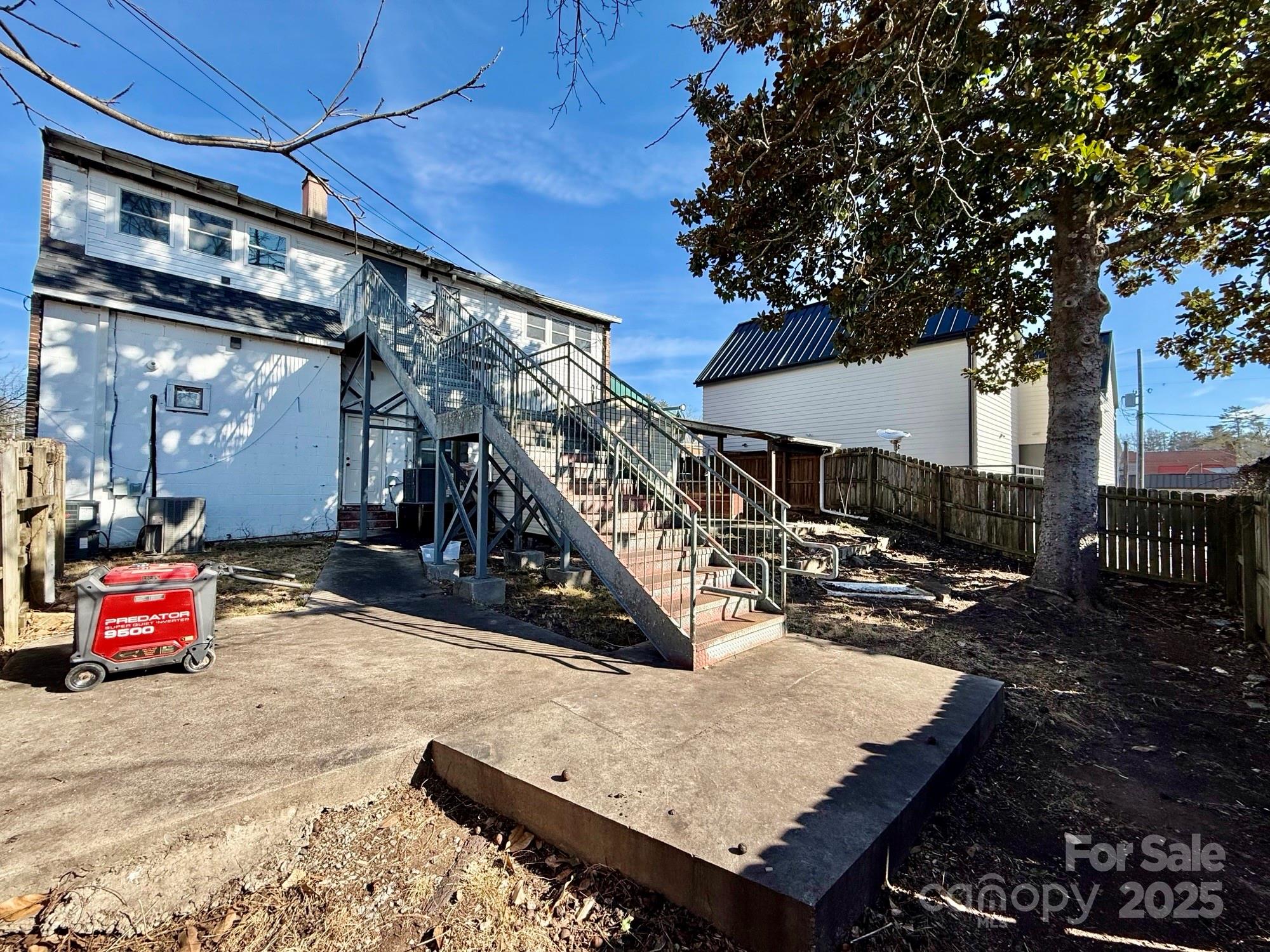 100 E Main Street Property Photo 18