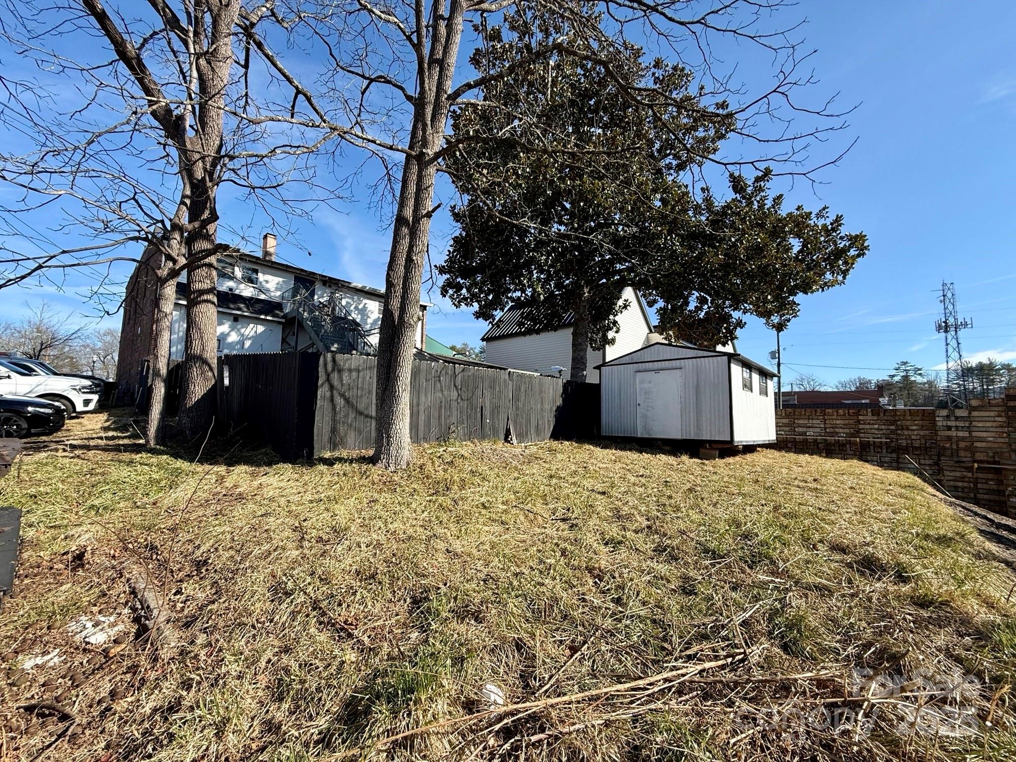 100 E Main Street Property Photo 23