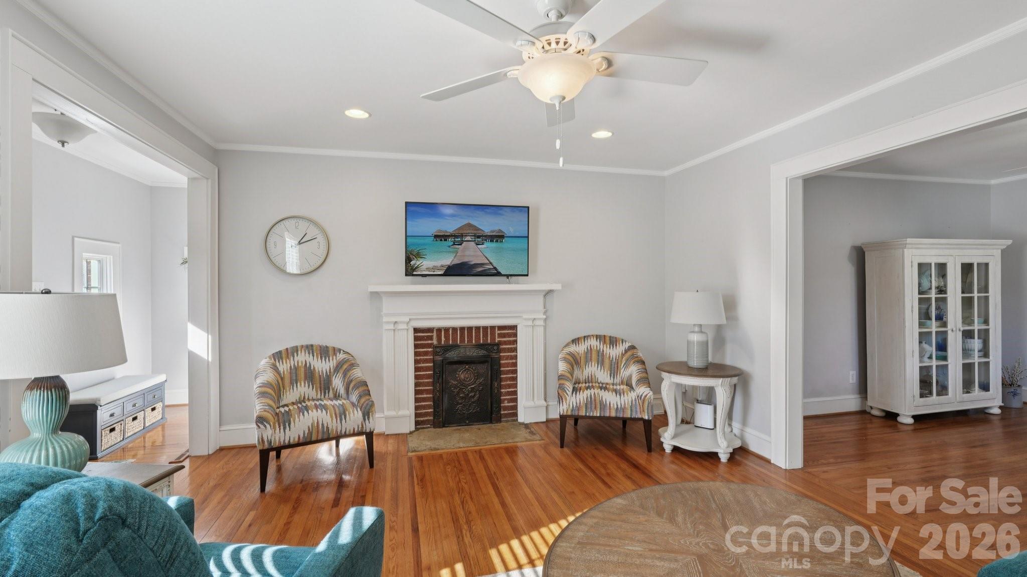 552 Hyde Park Drive Property Photo 7