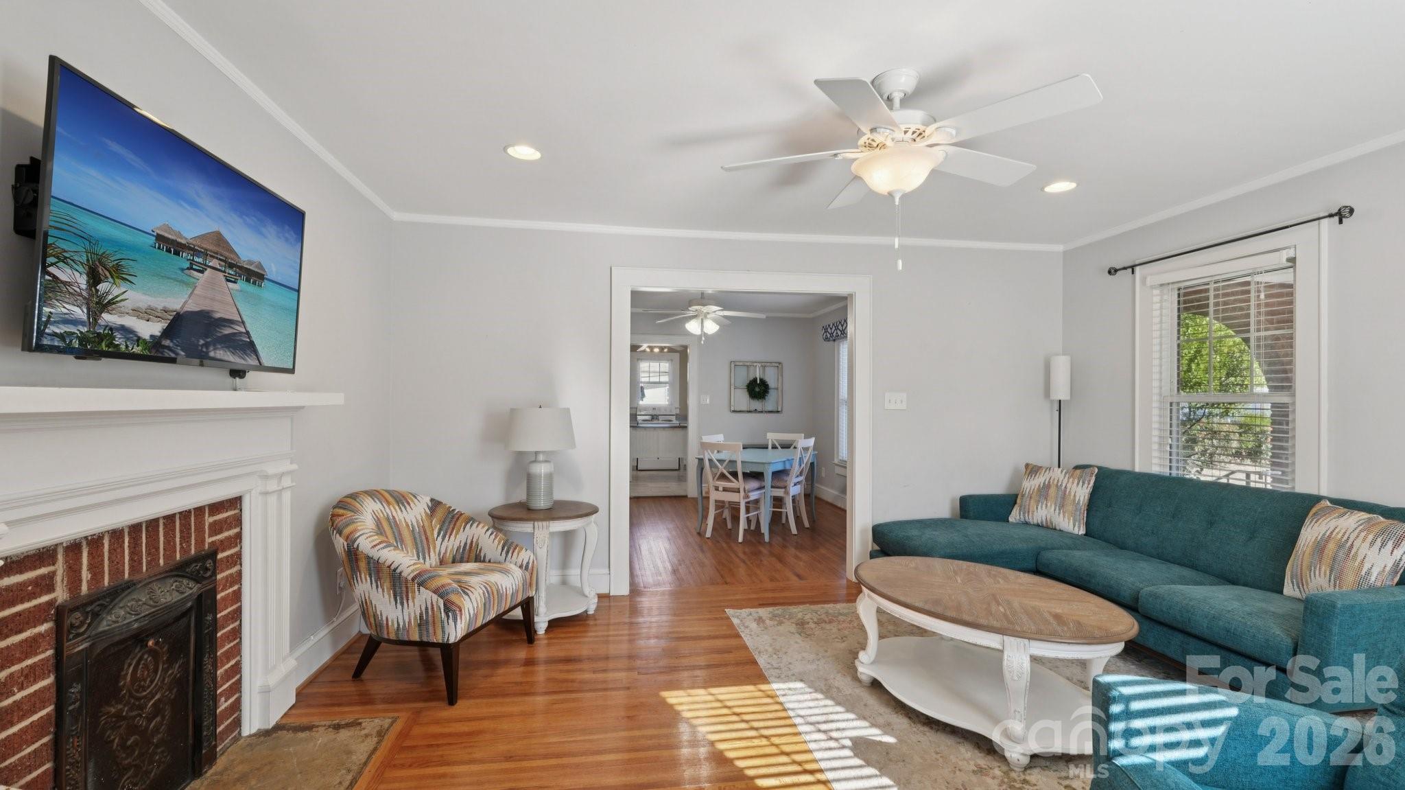 552 Hyde Park Drive Property Photo 9