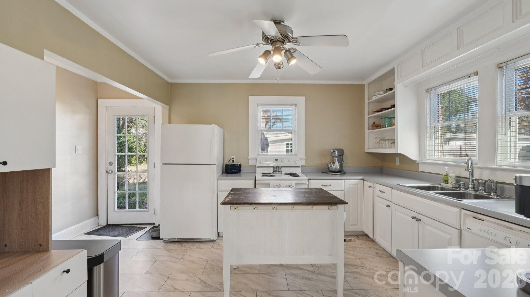 552 Hyde Park Drive Property Photo 15
