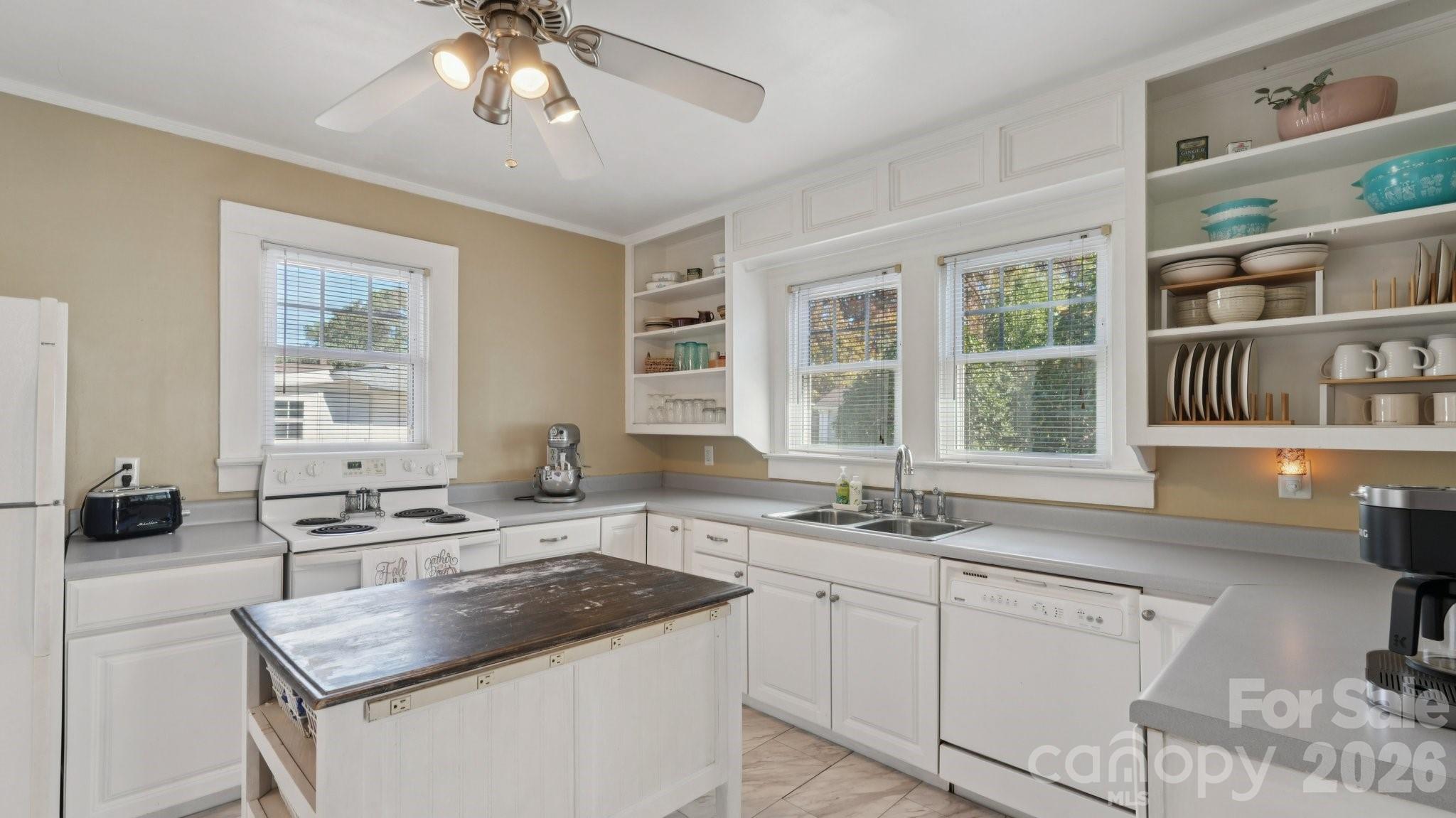 552 Hyde Park Drive Property Photo 16