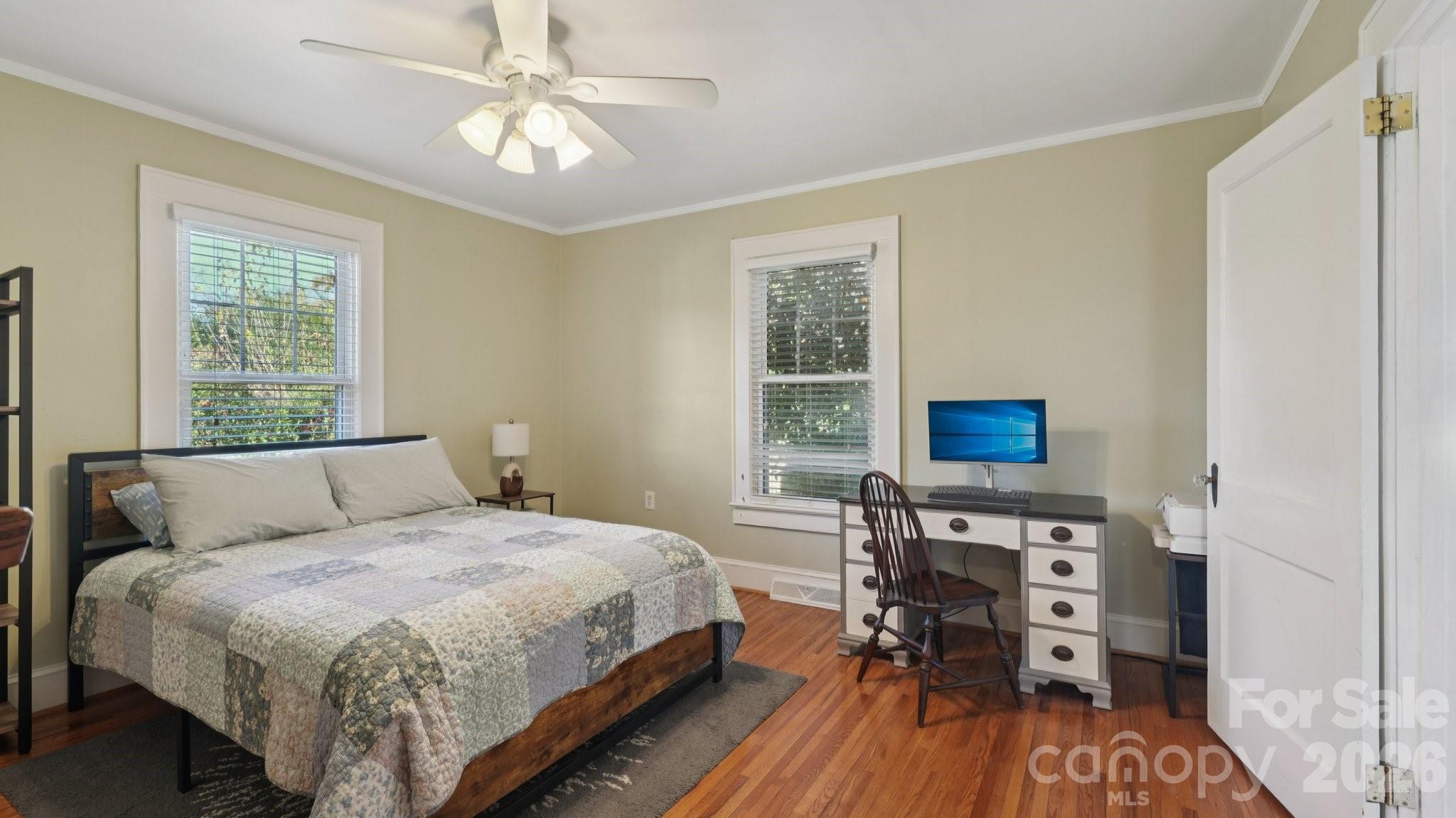 552 Hyde Park Drive Property Photo 25